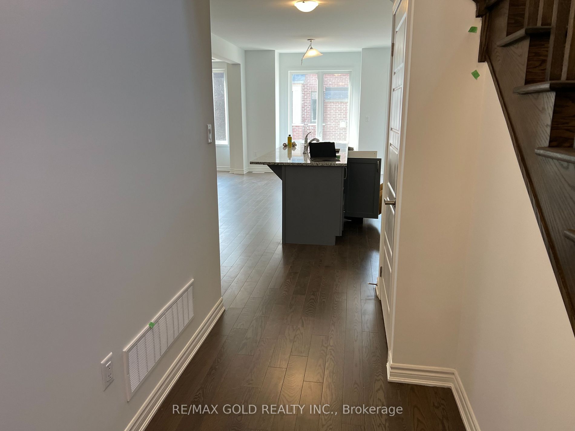 1582 Honey Locust Pl