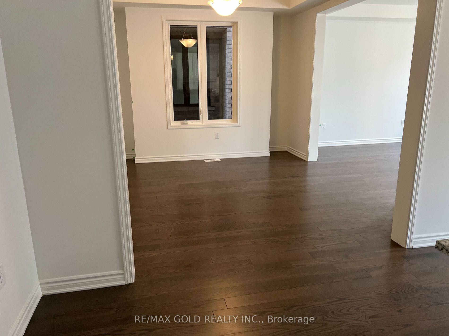 1582 Honey Locust Pl
