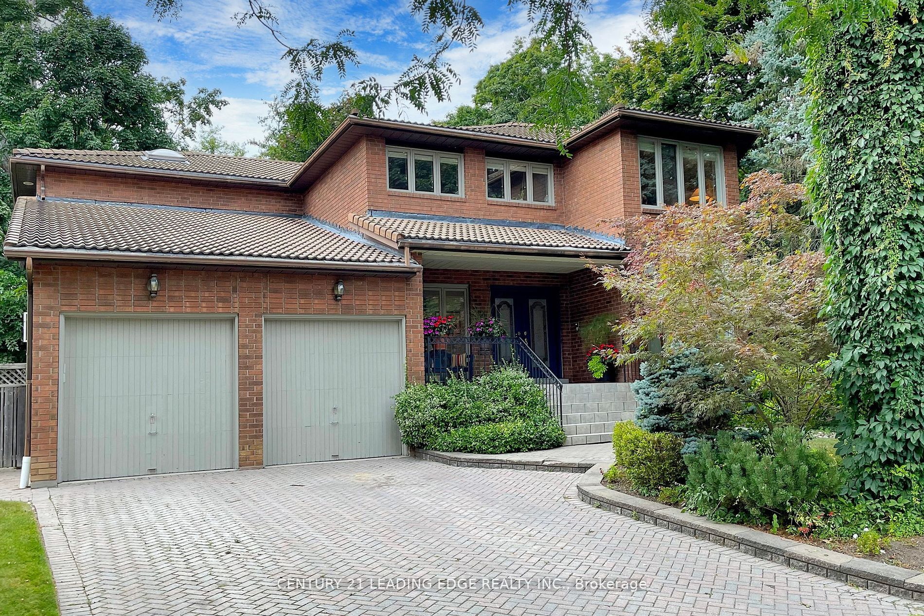 12 Stornoway Crt