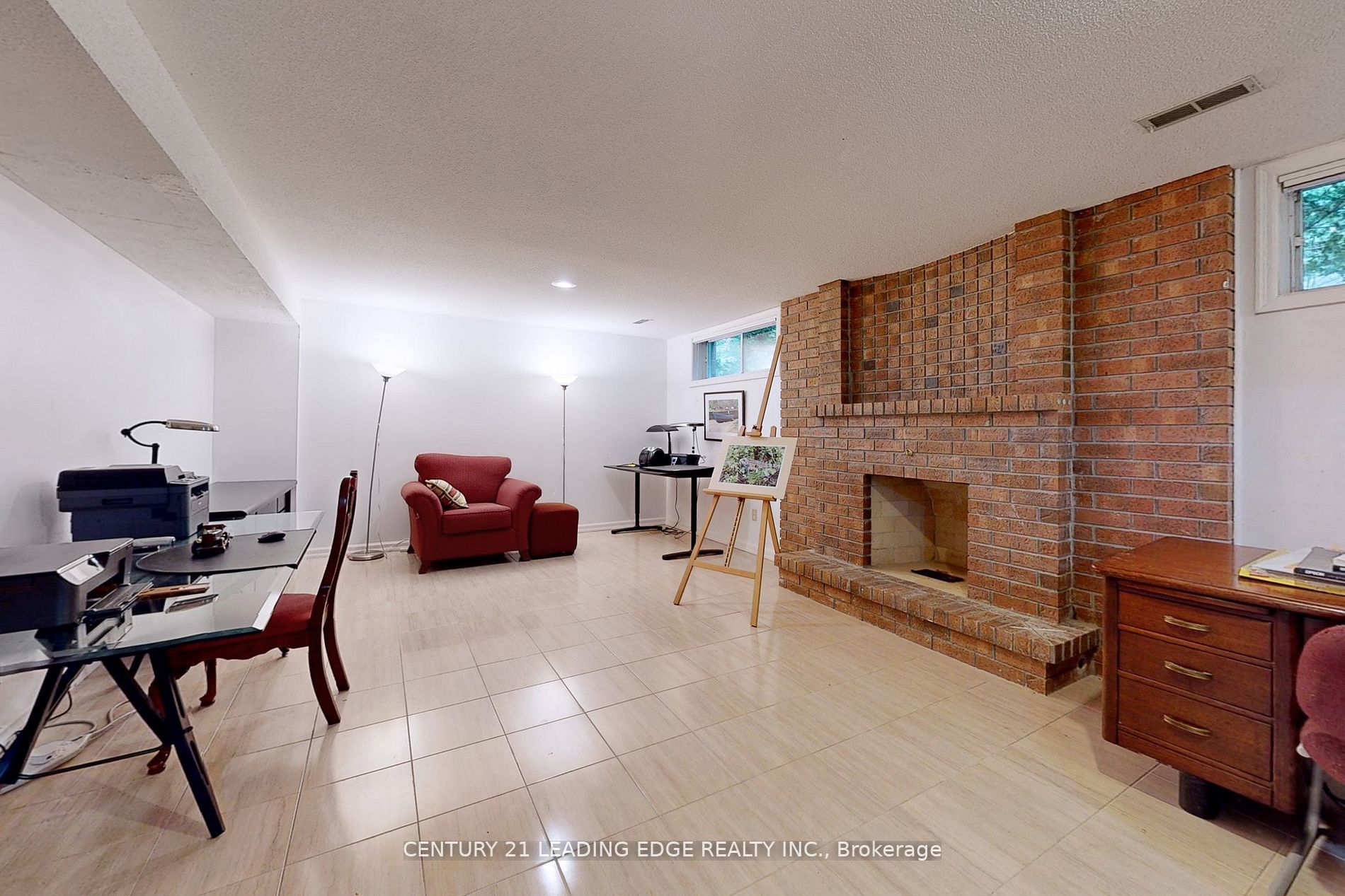 12 Stornoway Crt