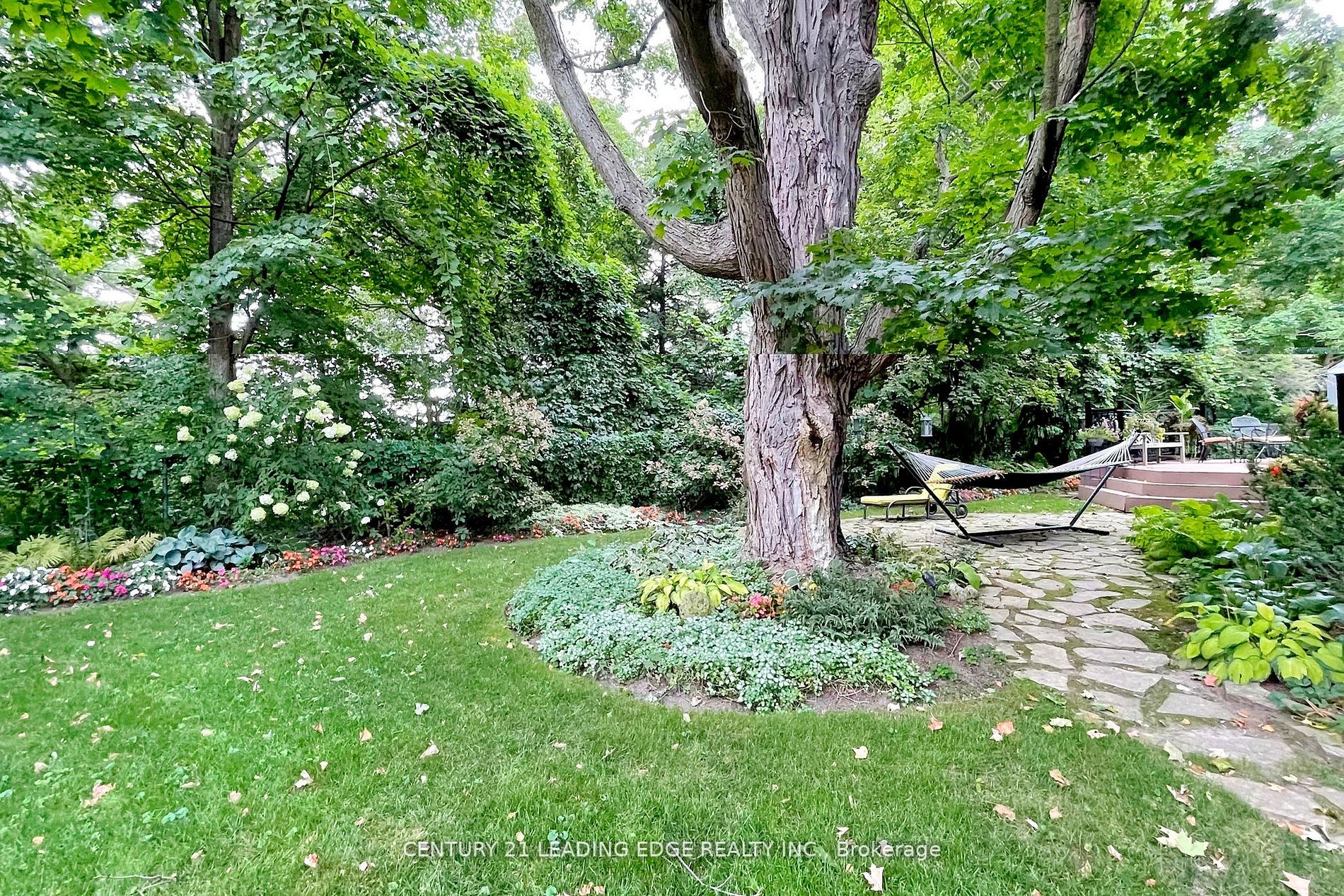 12 Stornoway Crt