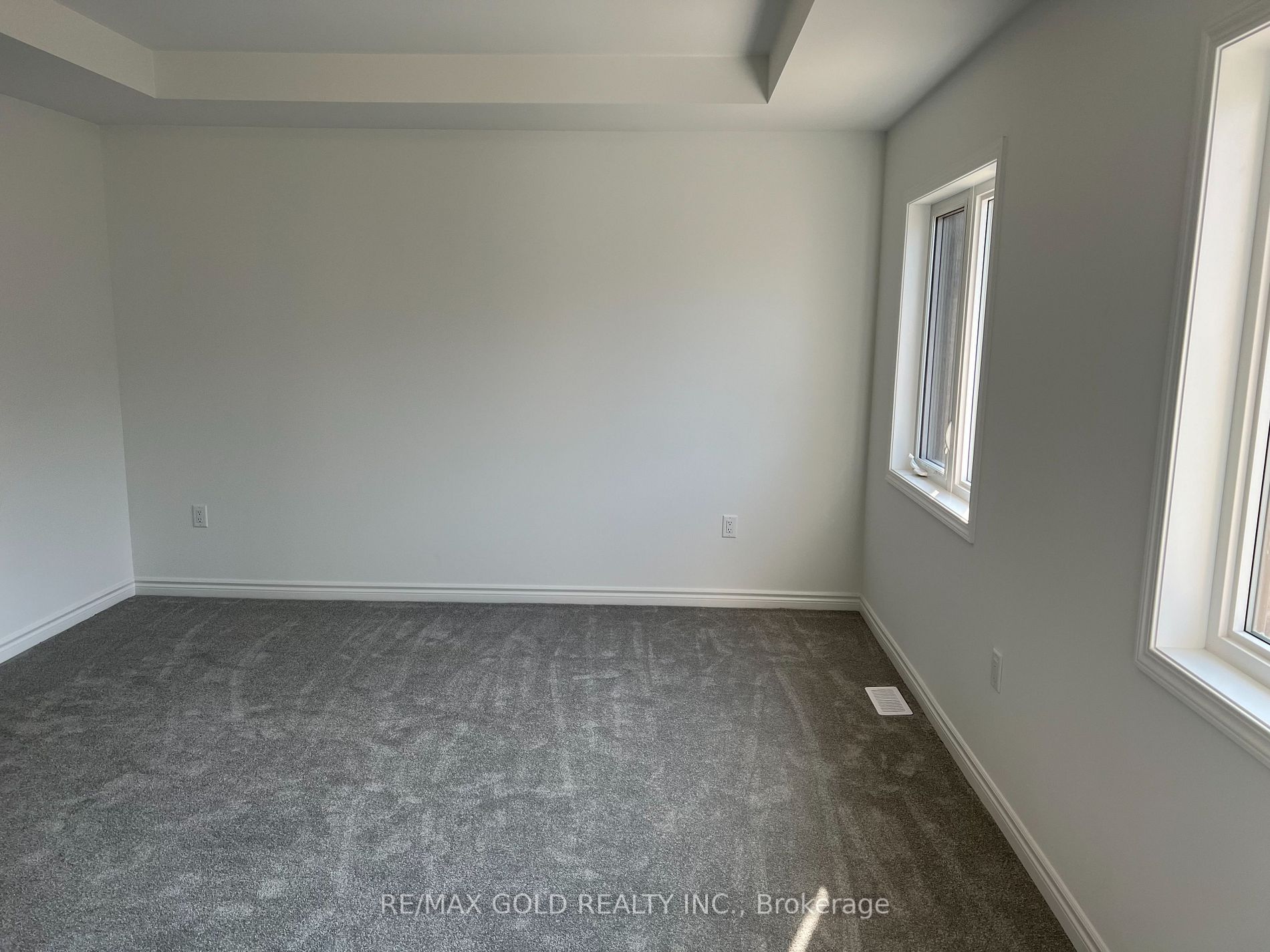 1582 Honey Locust Pl