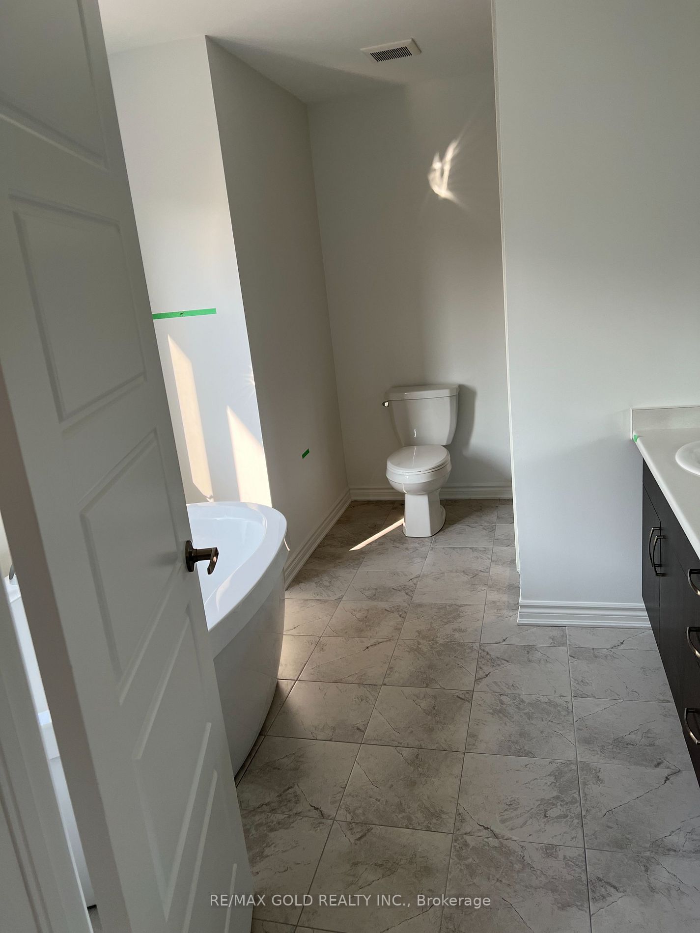 1582 Honey Locust Pl