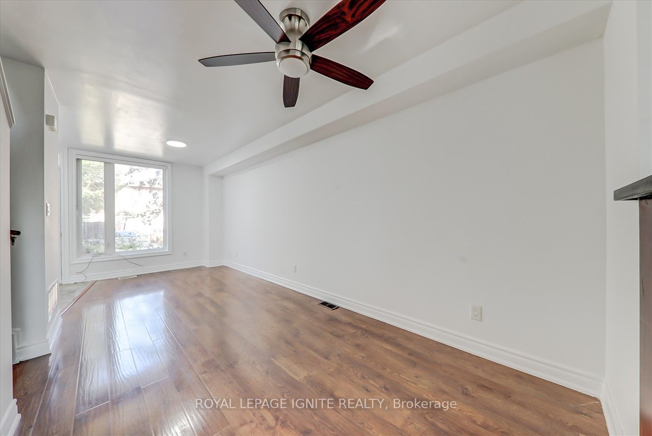 8 Fairwood Cres, #123