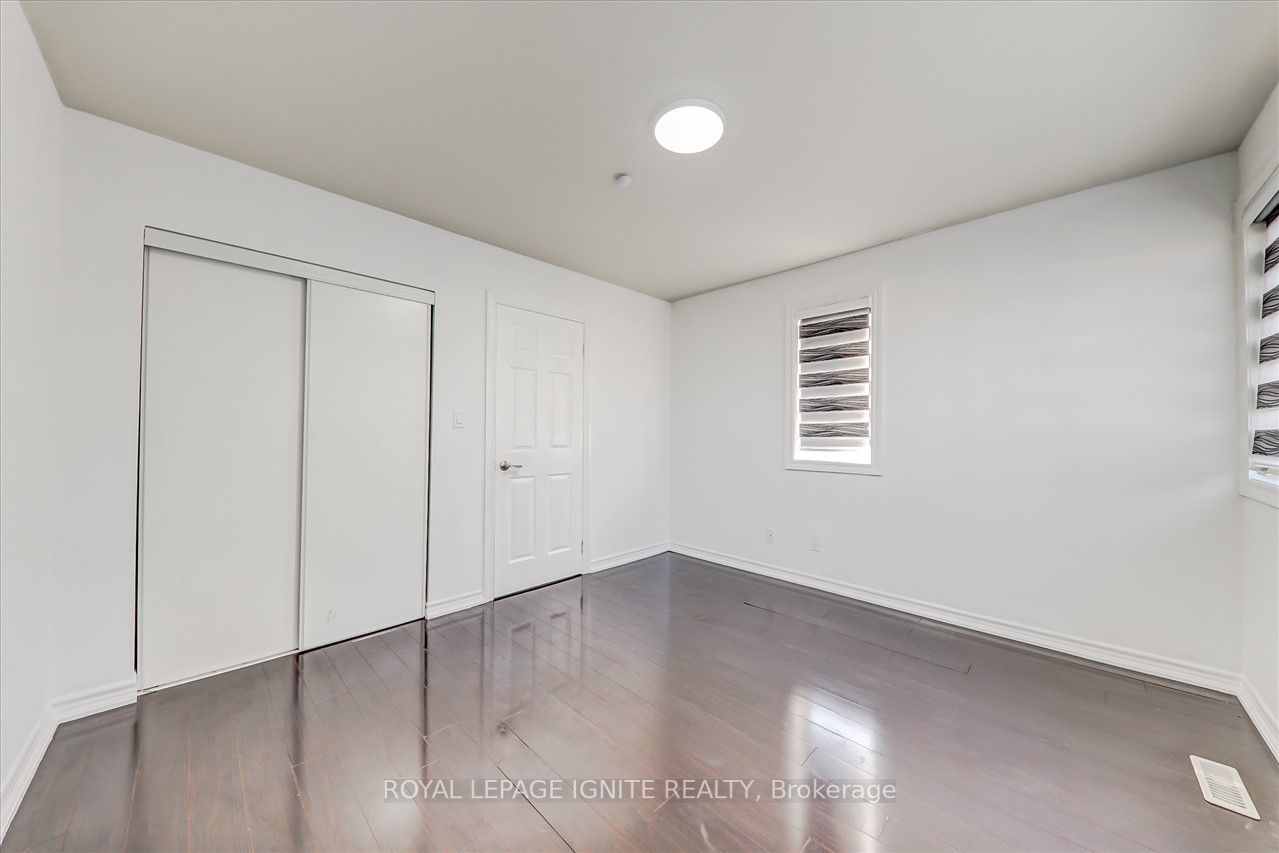 8 Fairwood Cres, #123