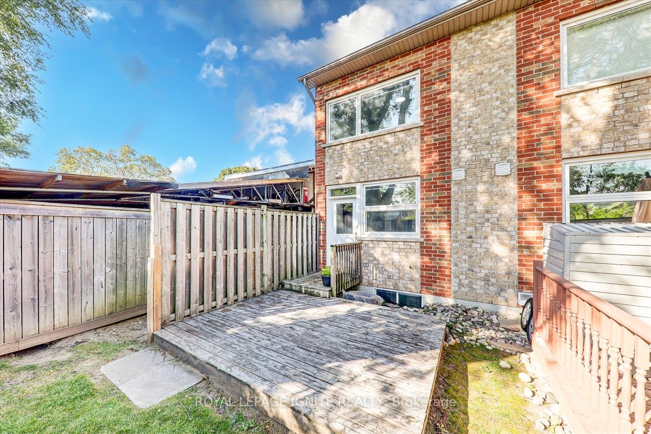 8 Fairwood Cres, #123