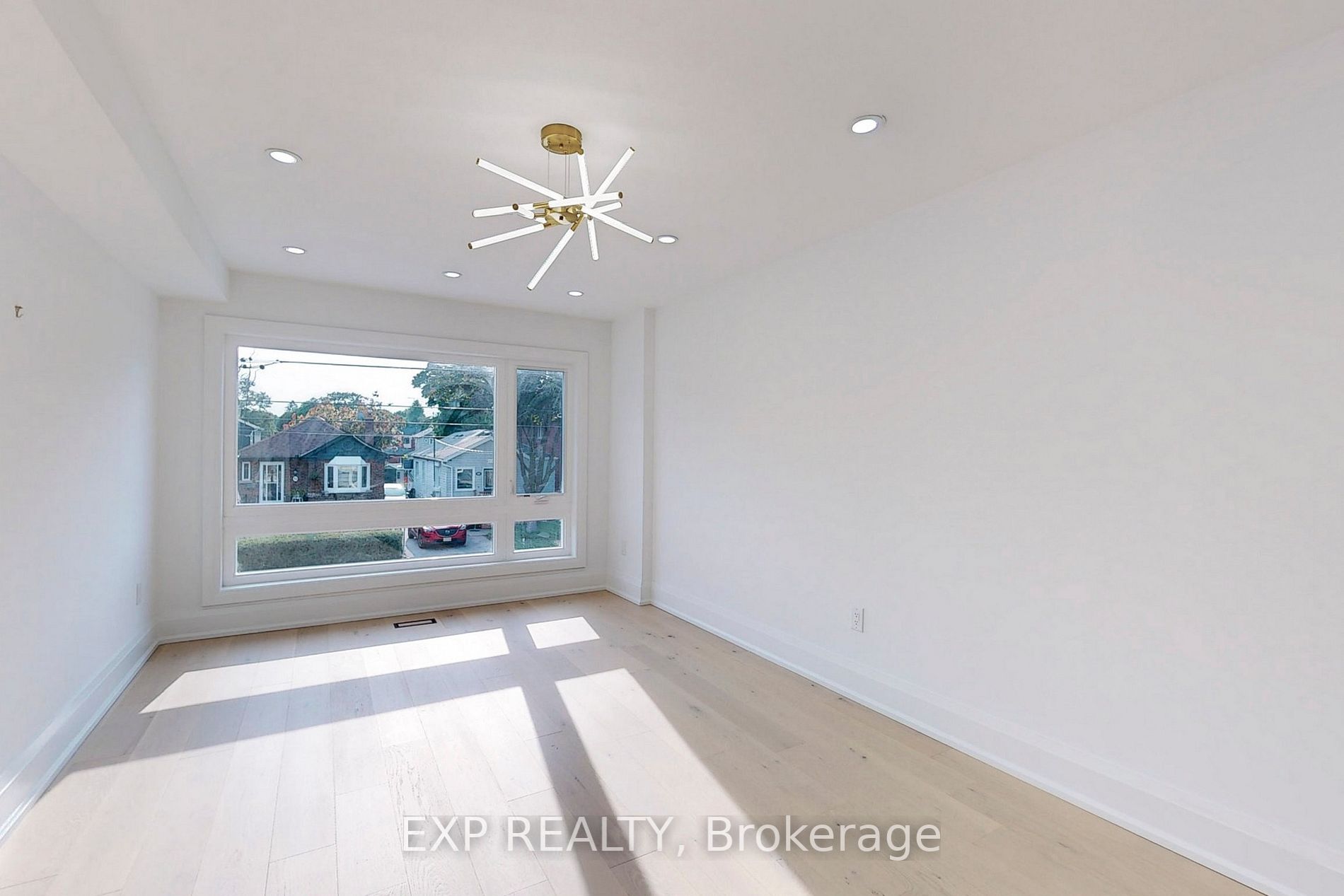 83 Kalmar Ave