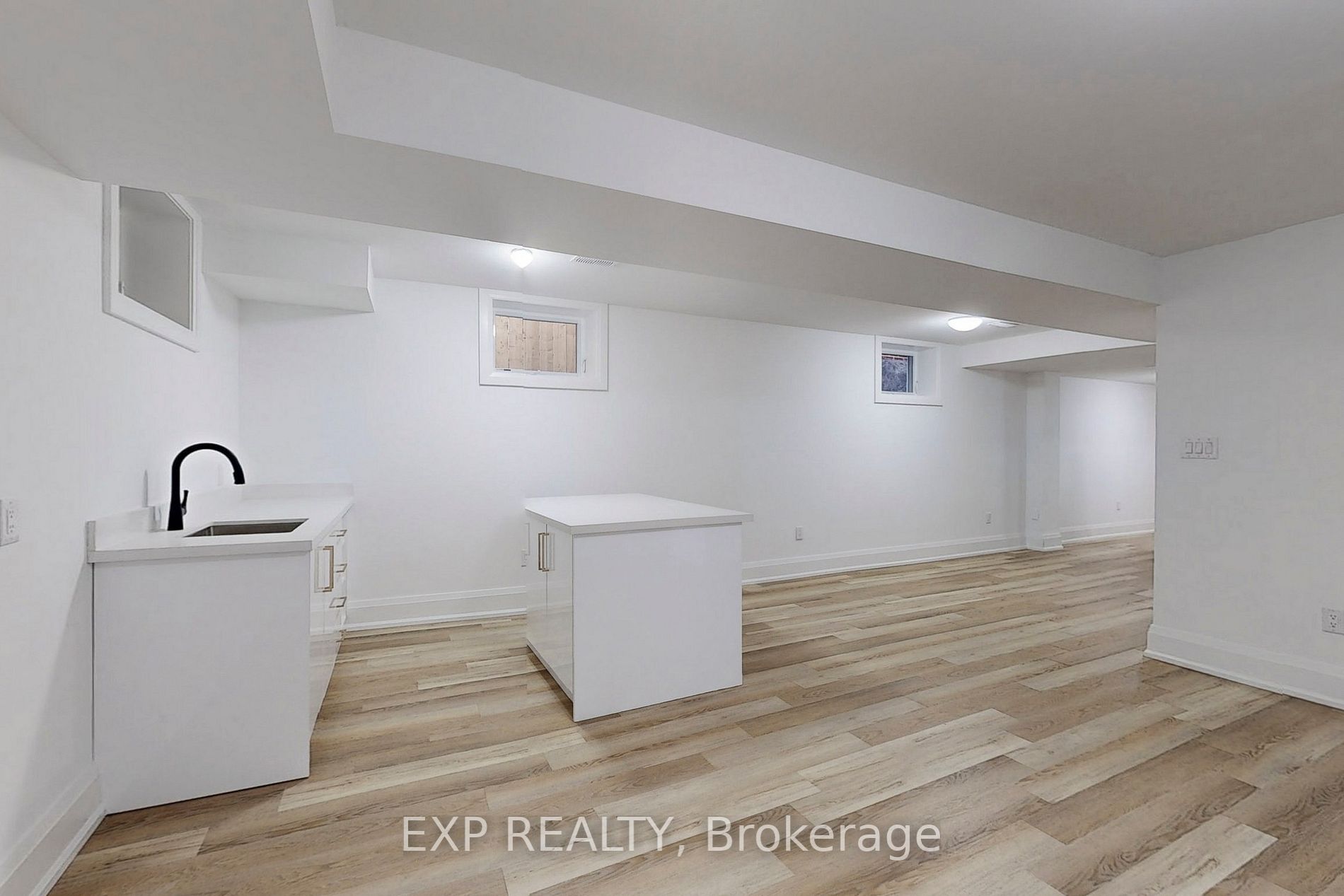 83 Kalmar Ave