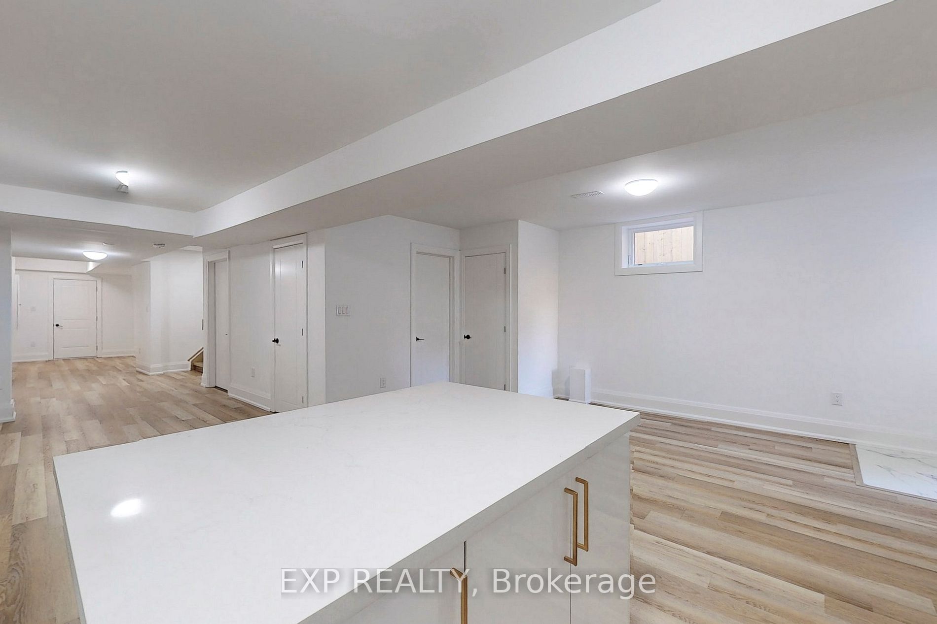83 Kalmar Ave