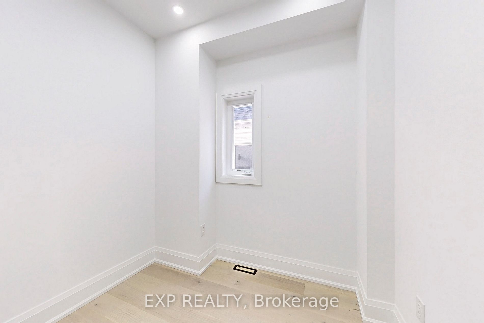 83 Kalmar Ave