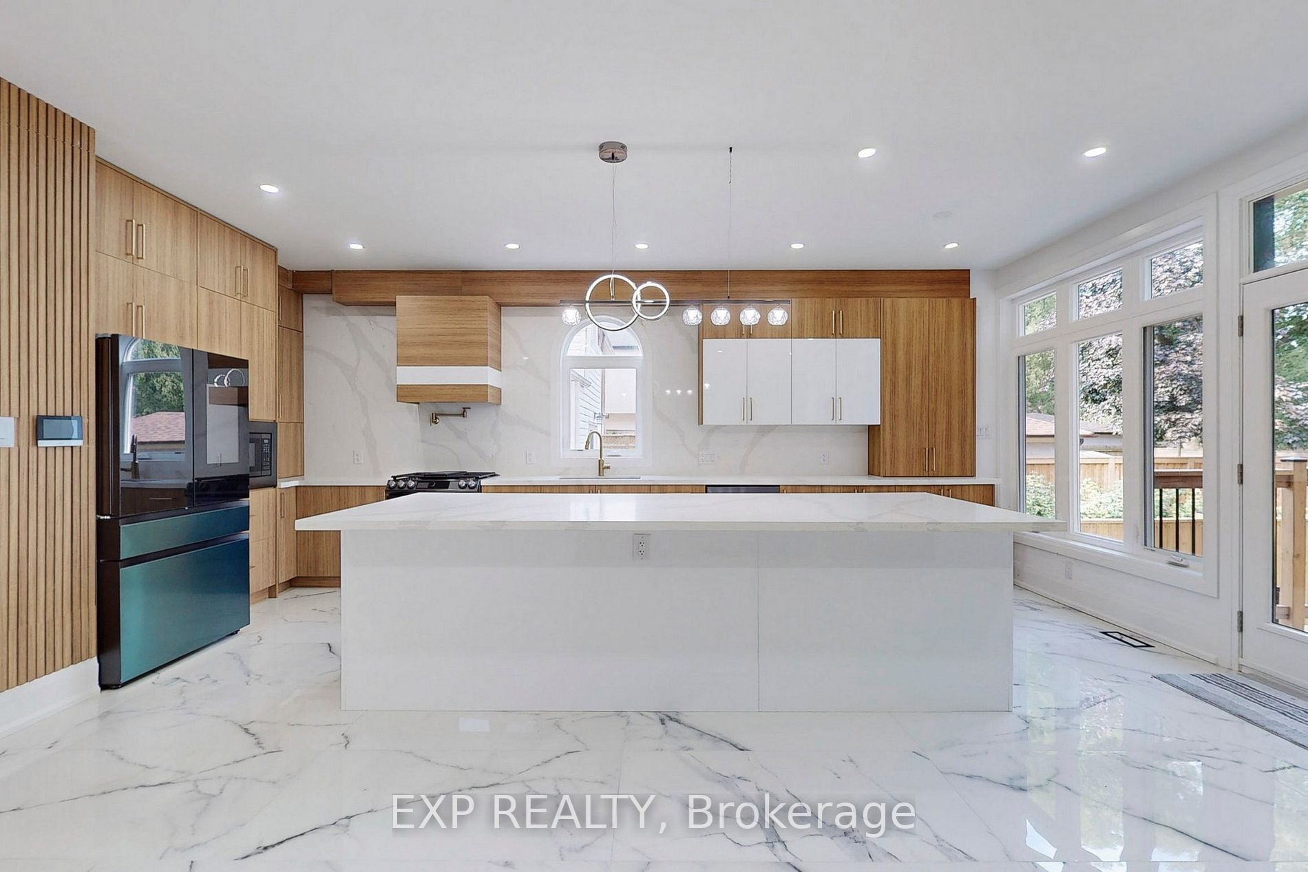 83 Kalmar Ave