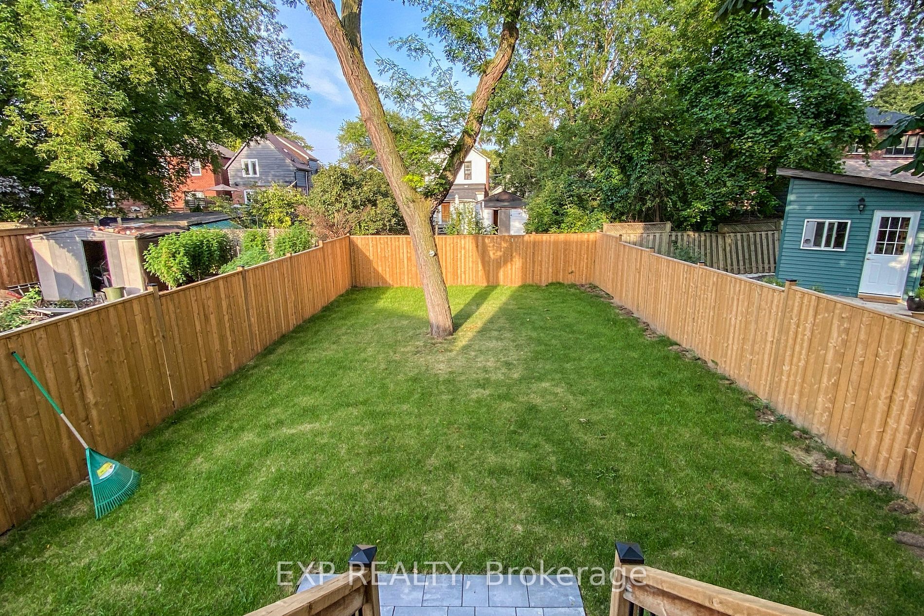 83 Kalmar Ave