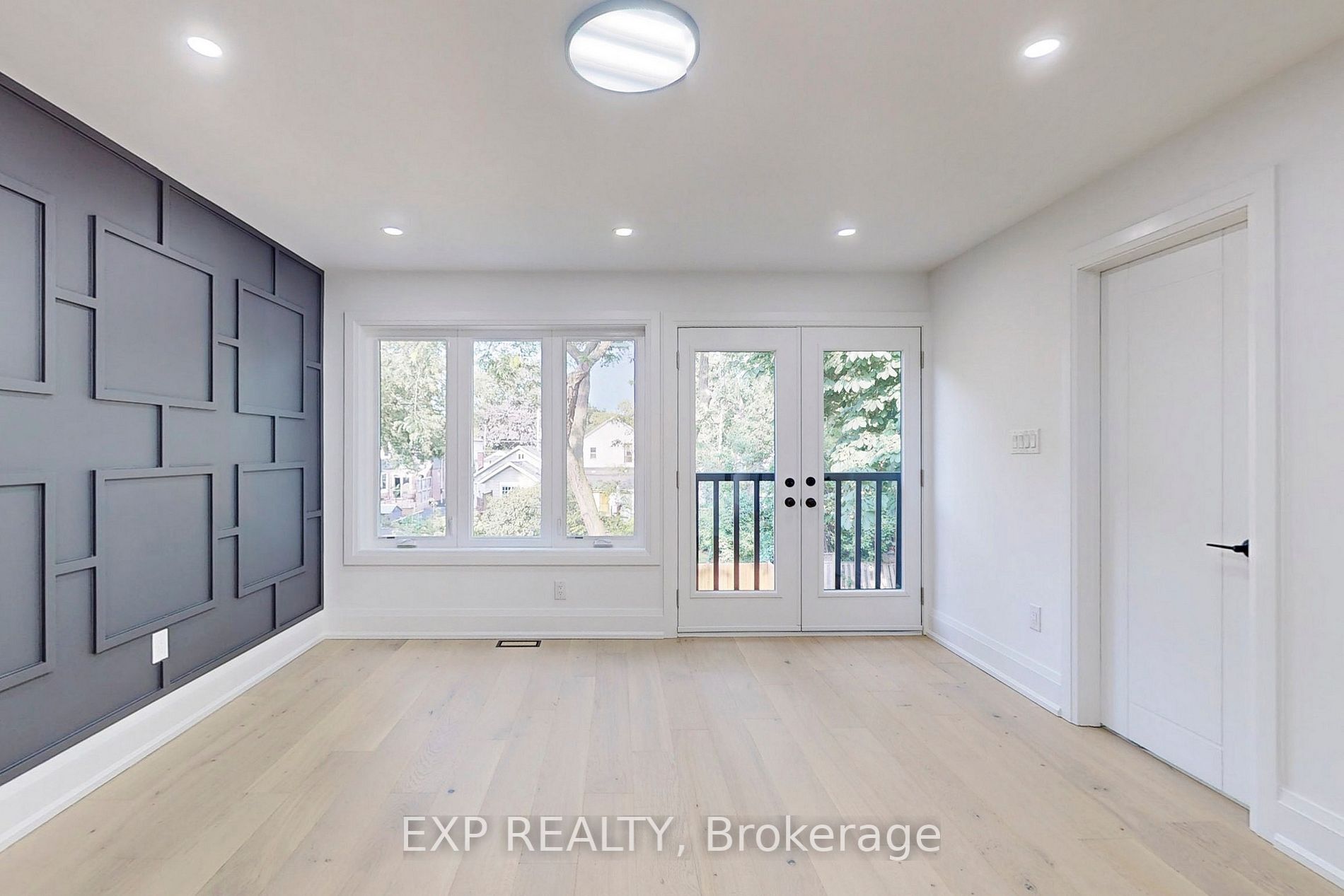 83 Kalmar Ave