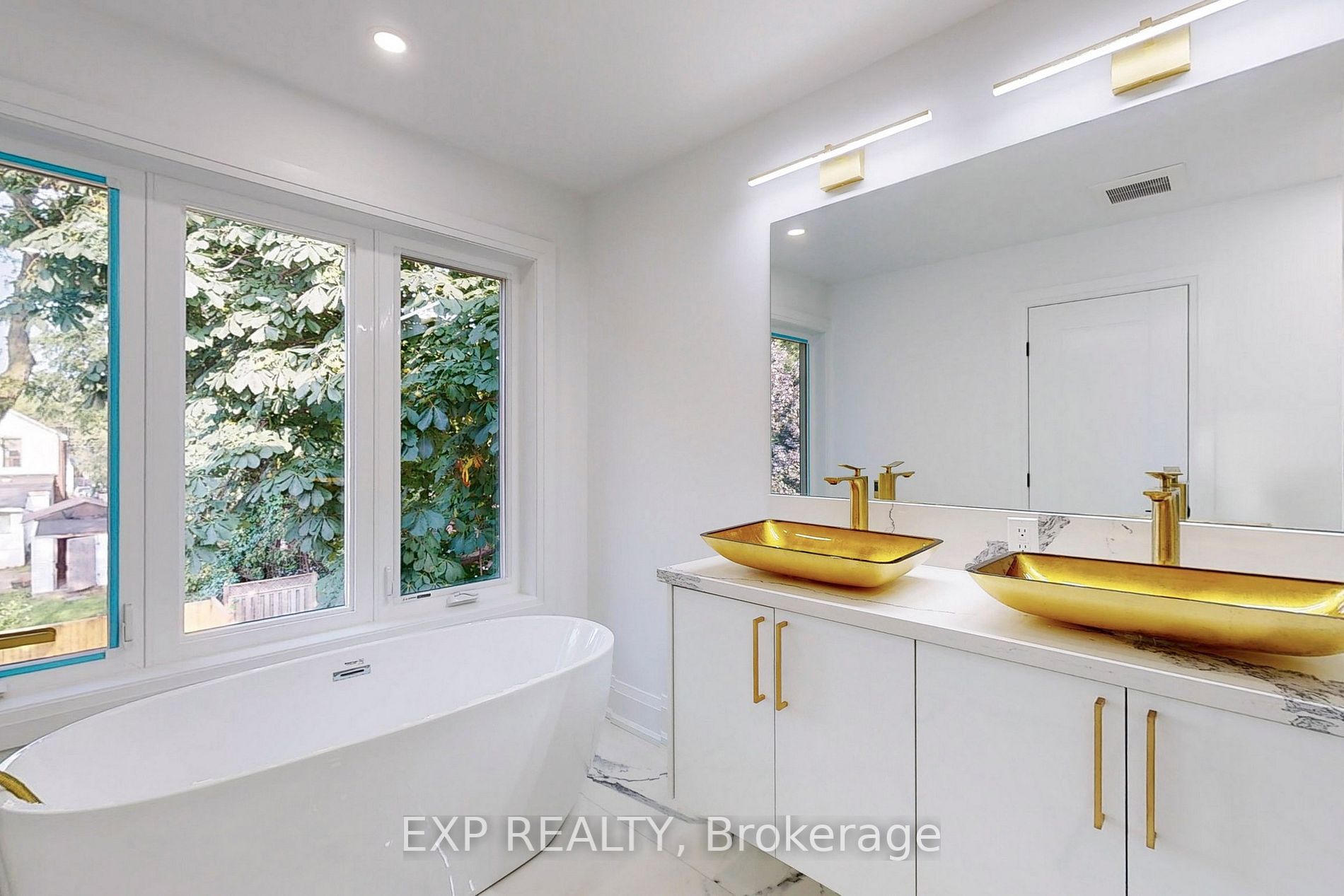 83 Kalmar Ave