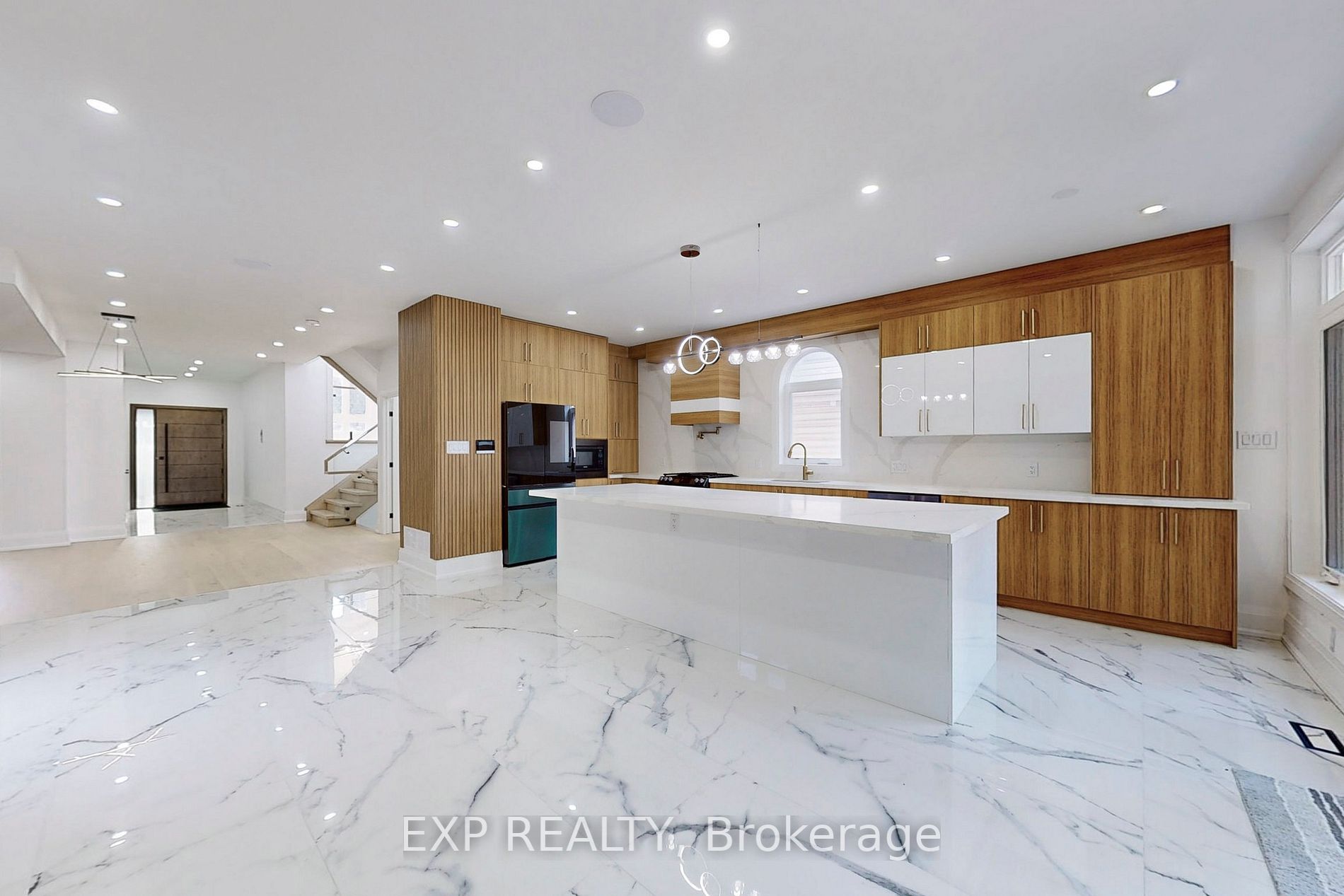 83 Kalmar Ave