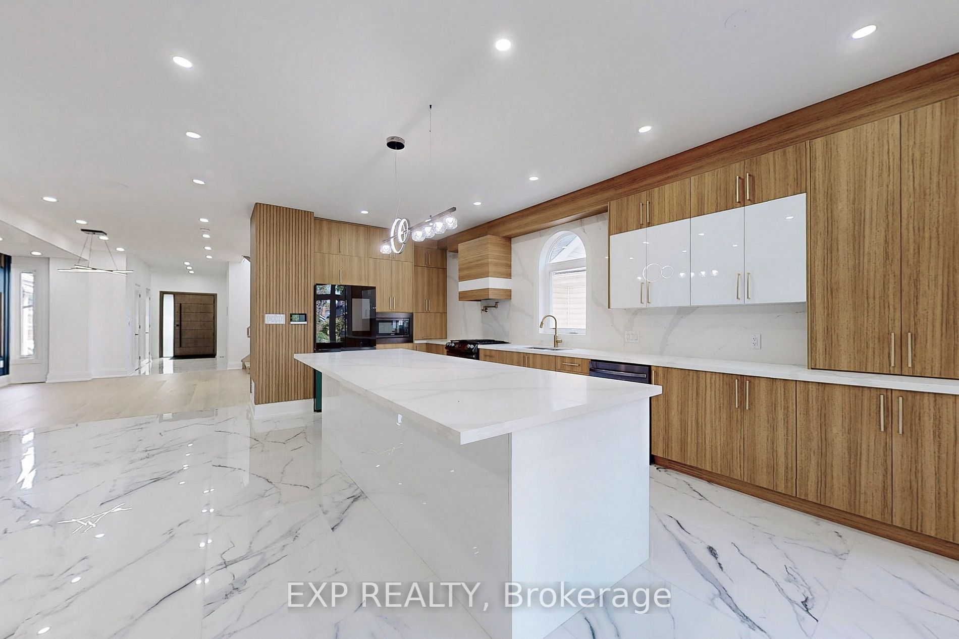 83 Kalmar Ave