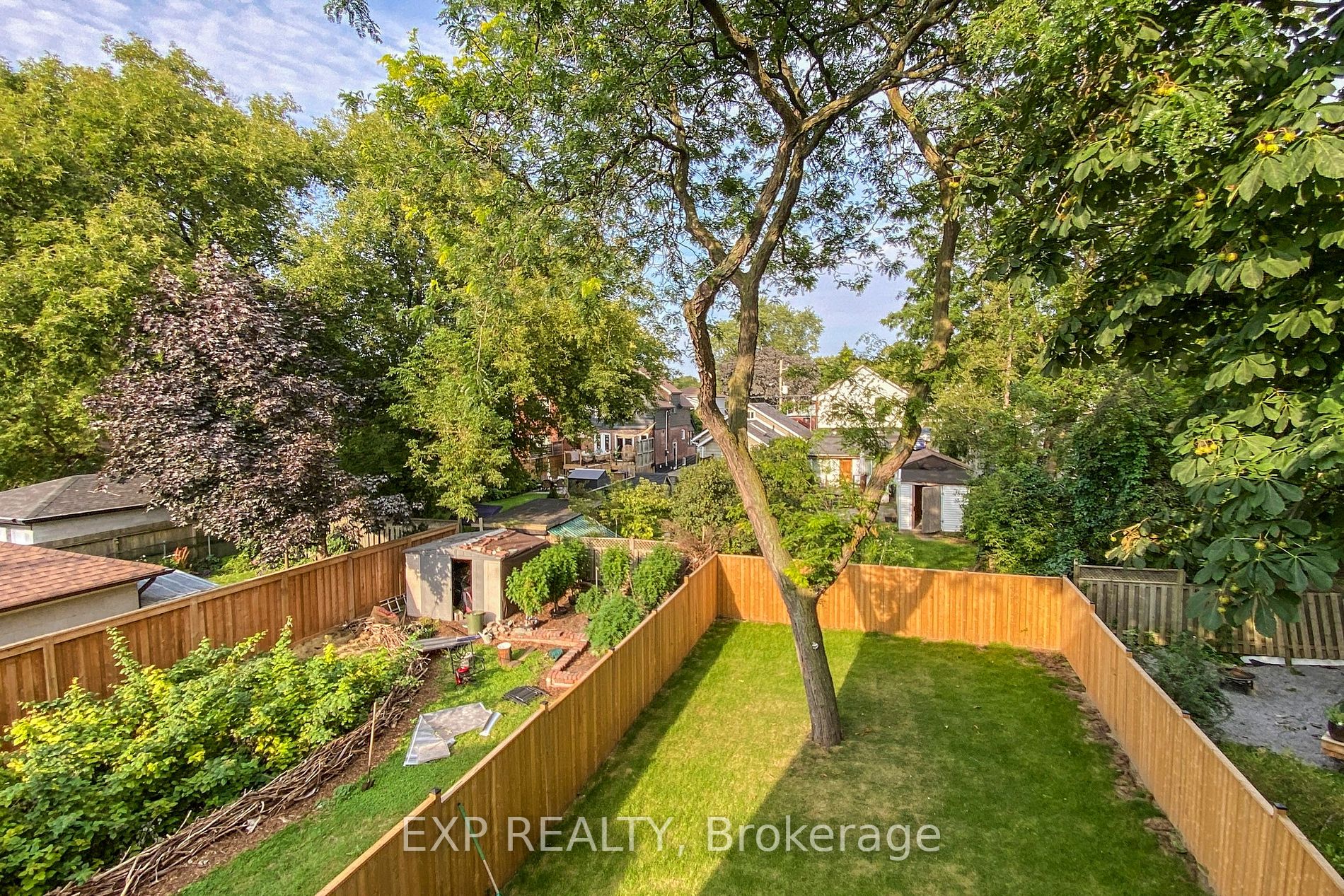 83 Kalmar Ave