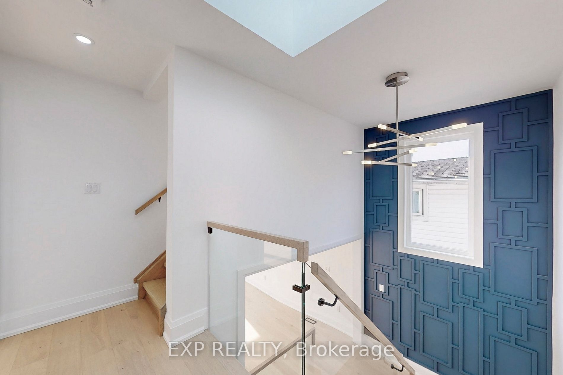 83 Kalmar Ave