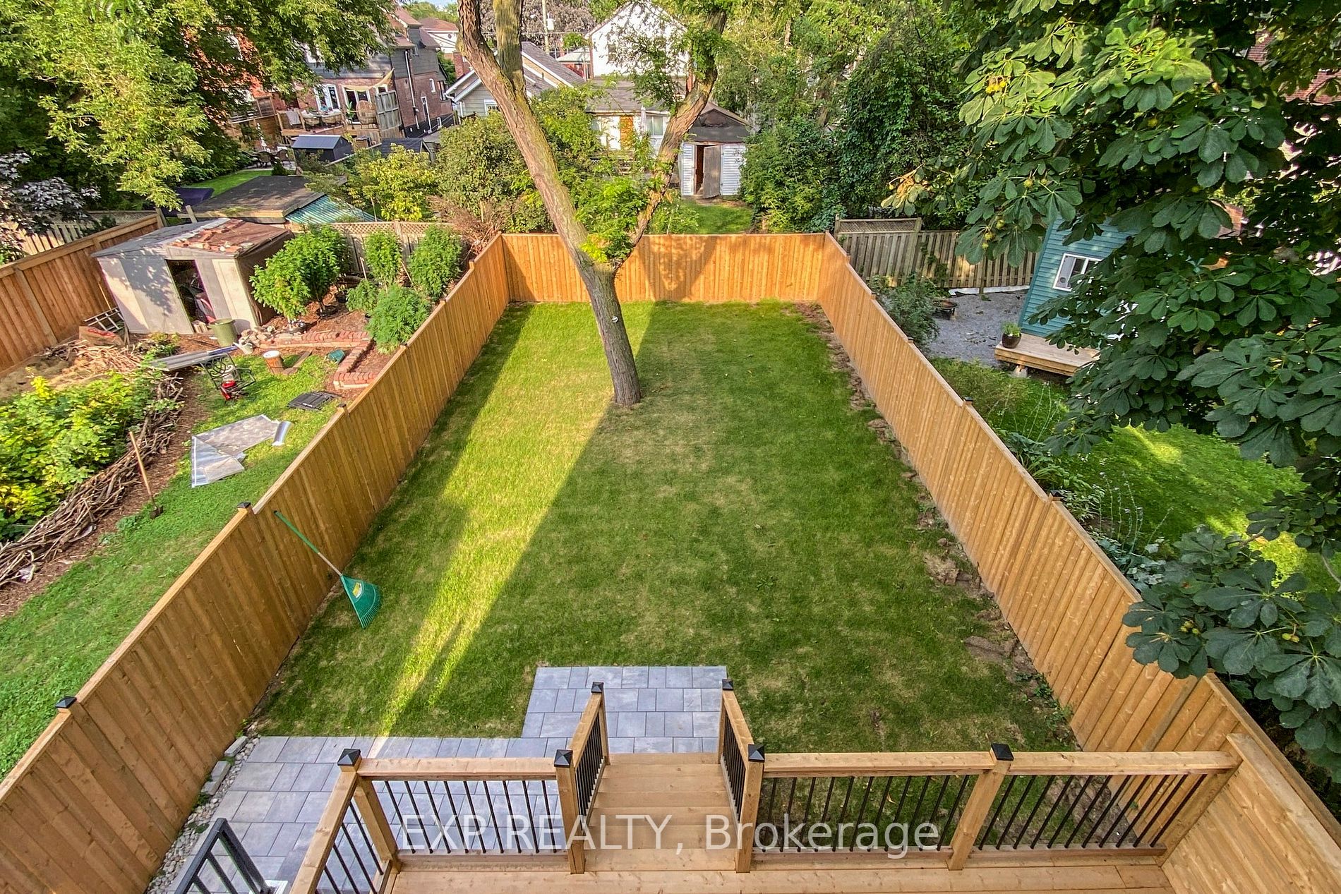 83 Kalmar Ave