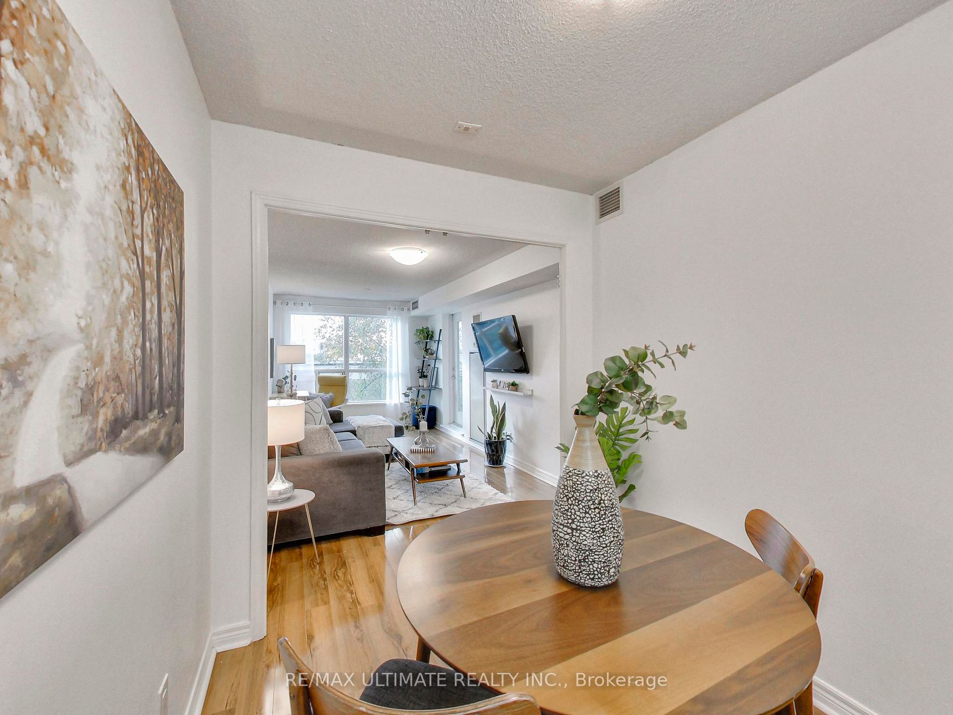 60 Fairfax Cres, #222
