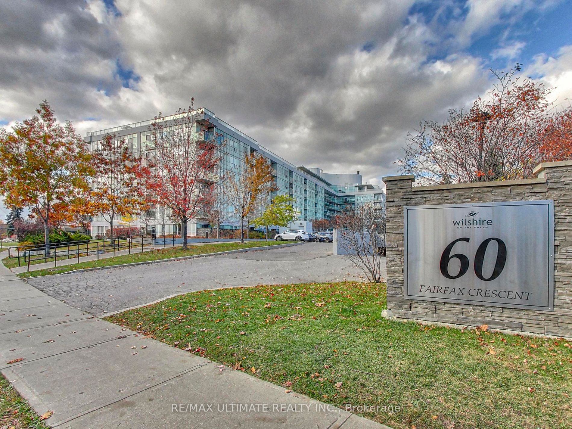 60 Fairfax Cres, #222