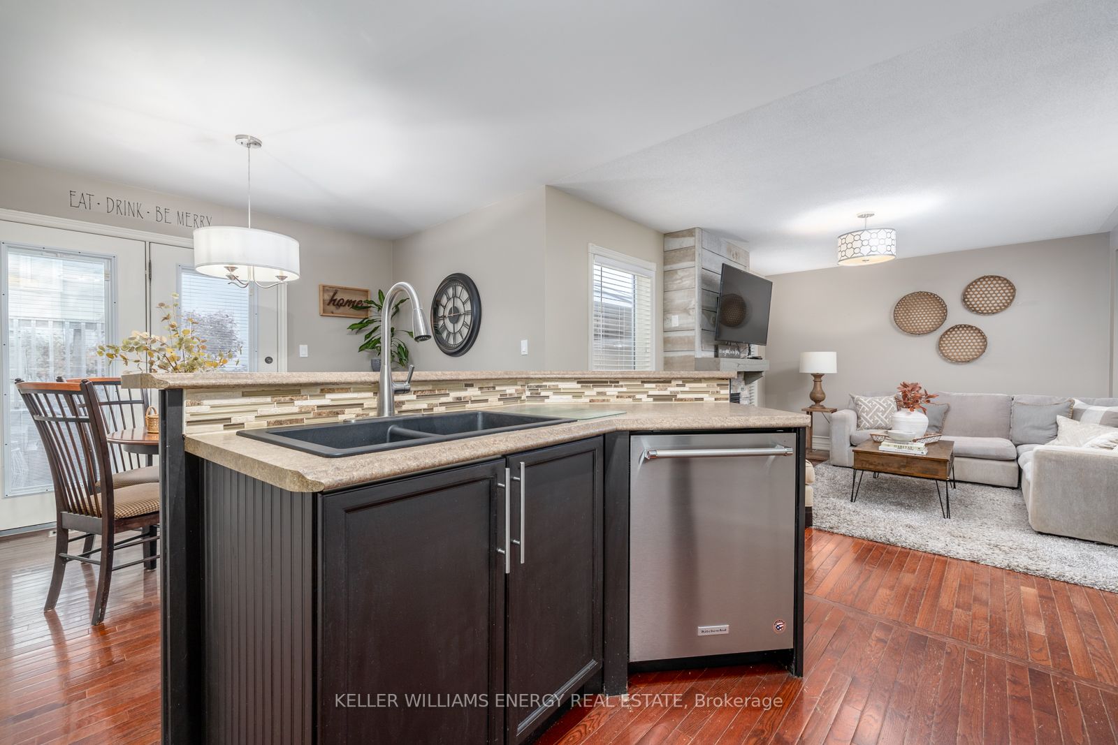 4 Whitmore Crt