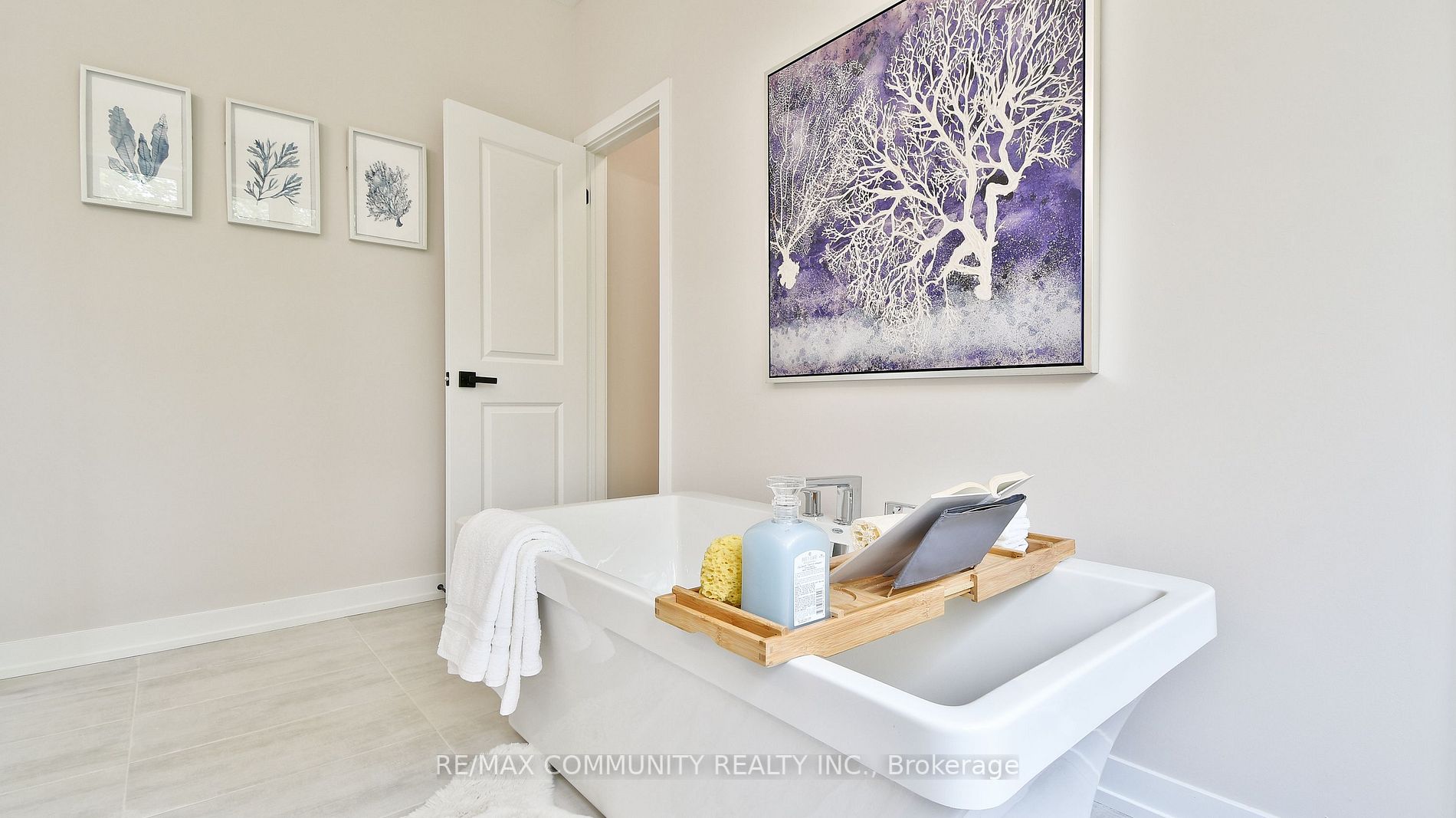 400 Finch Ave E, #5
