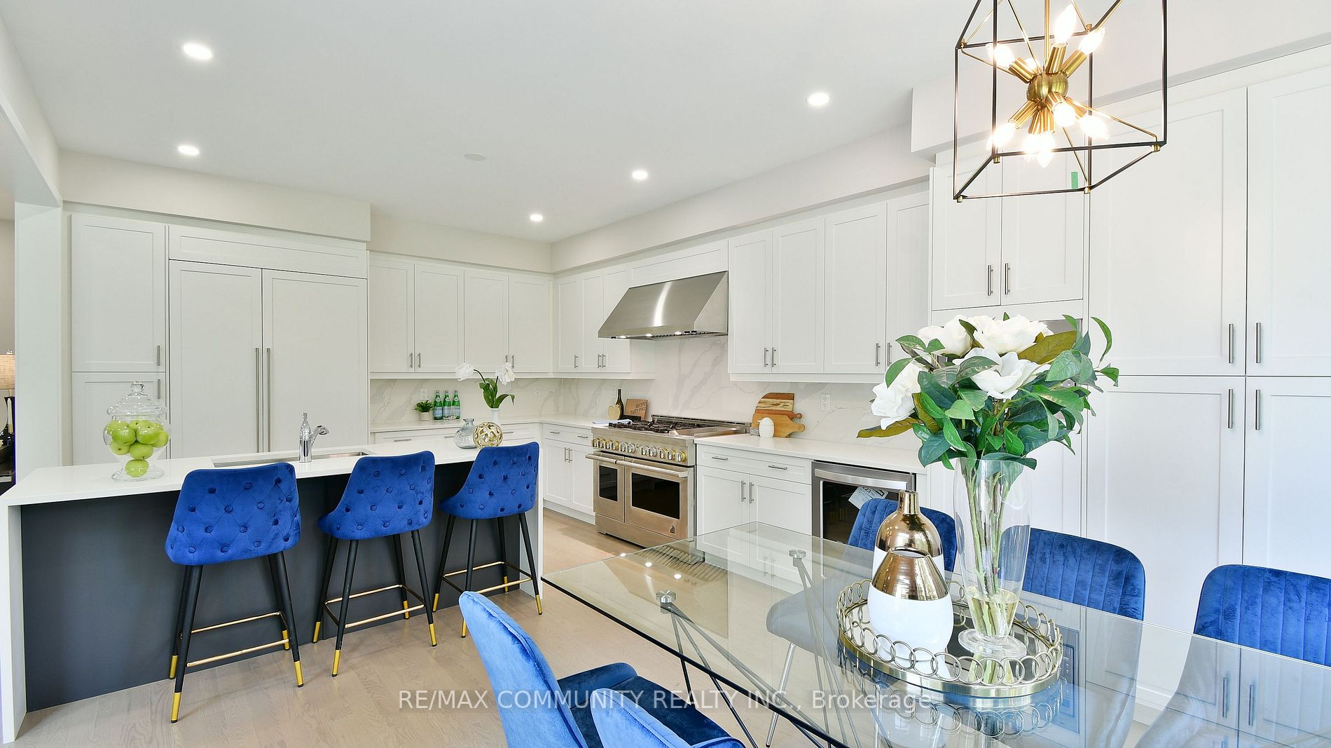 400 Finch Ave E, #5