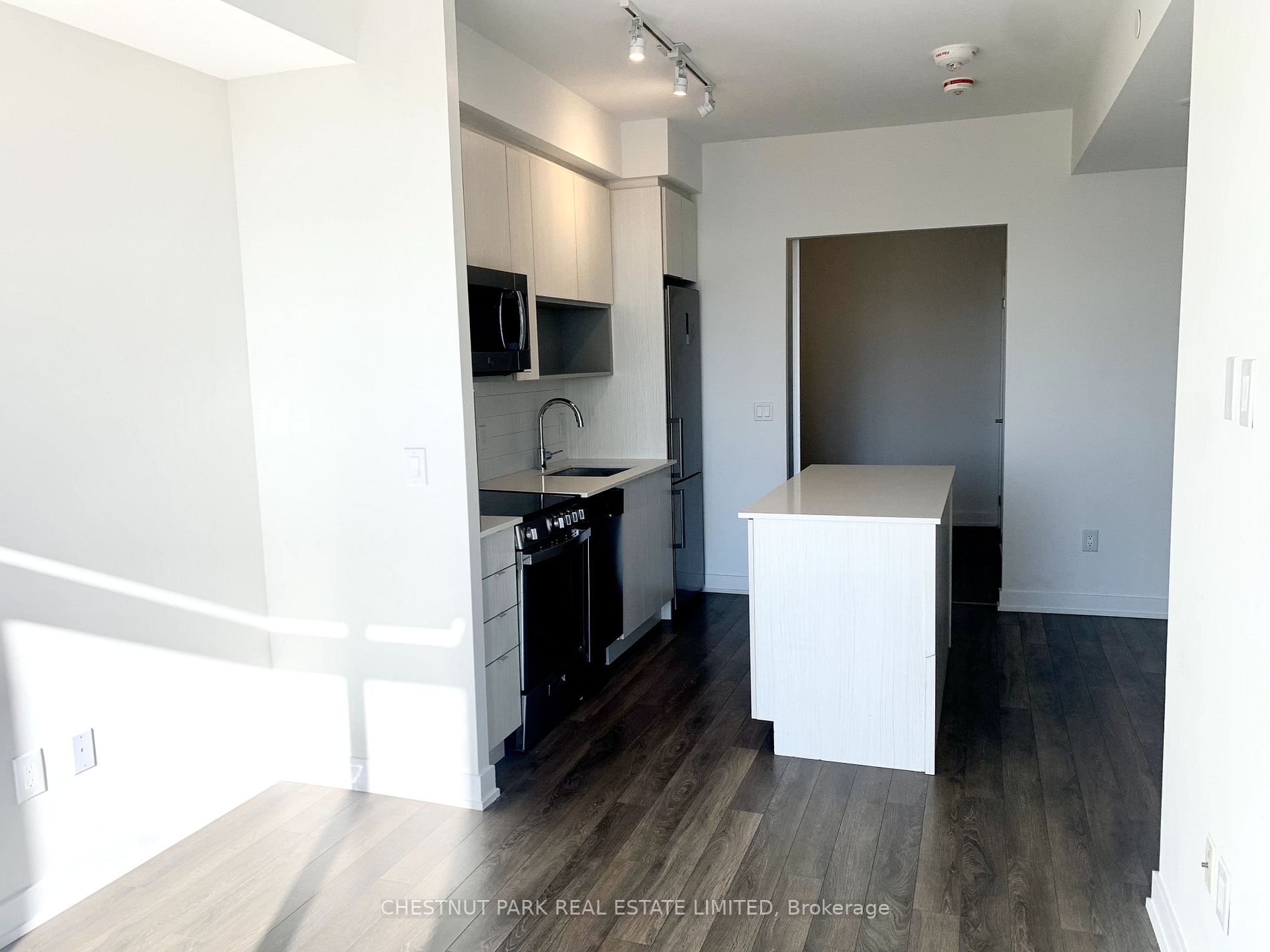 630 Greenwood Ave, #406