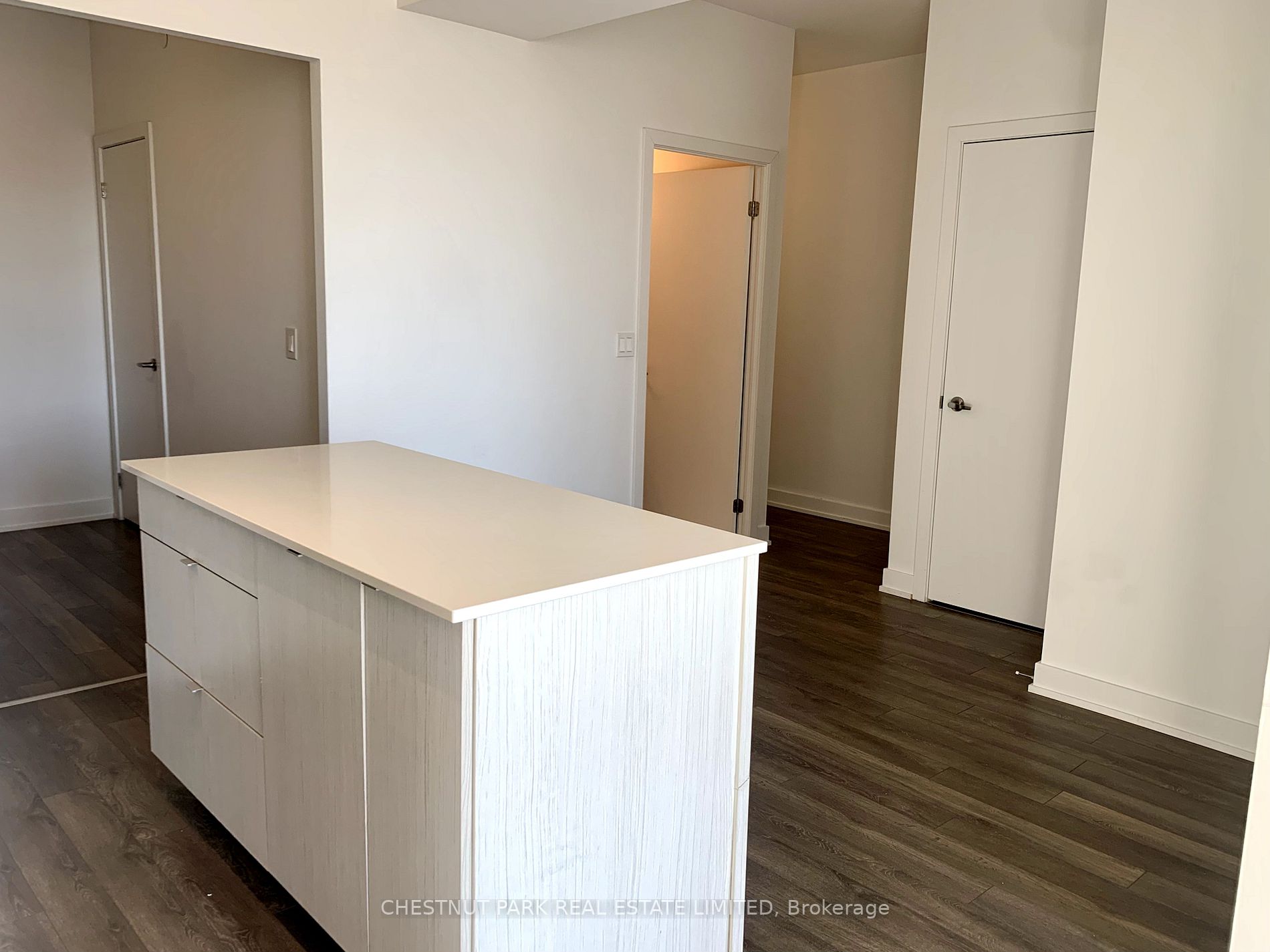 630 Greenwood Ave, #406