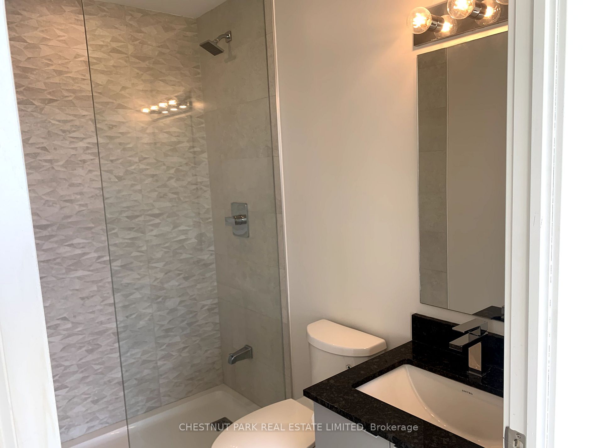 630 Greenwood Ave, #406