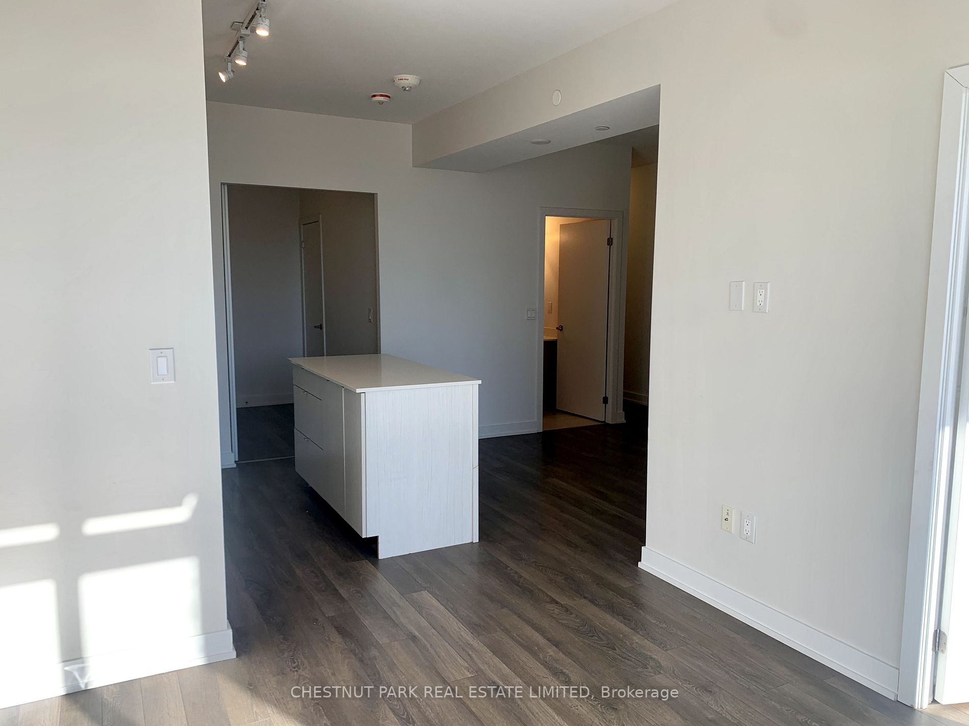 630 Greenwood Ave, #406