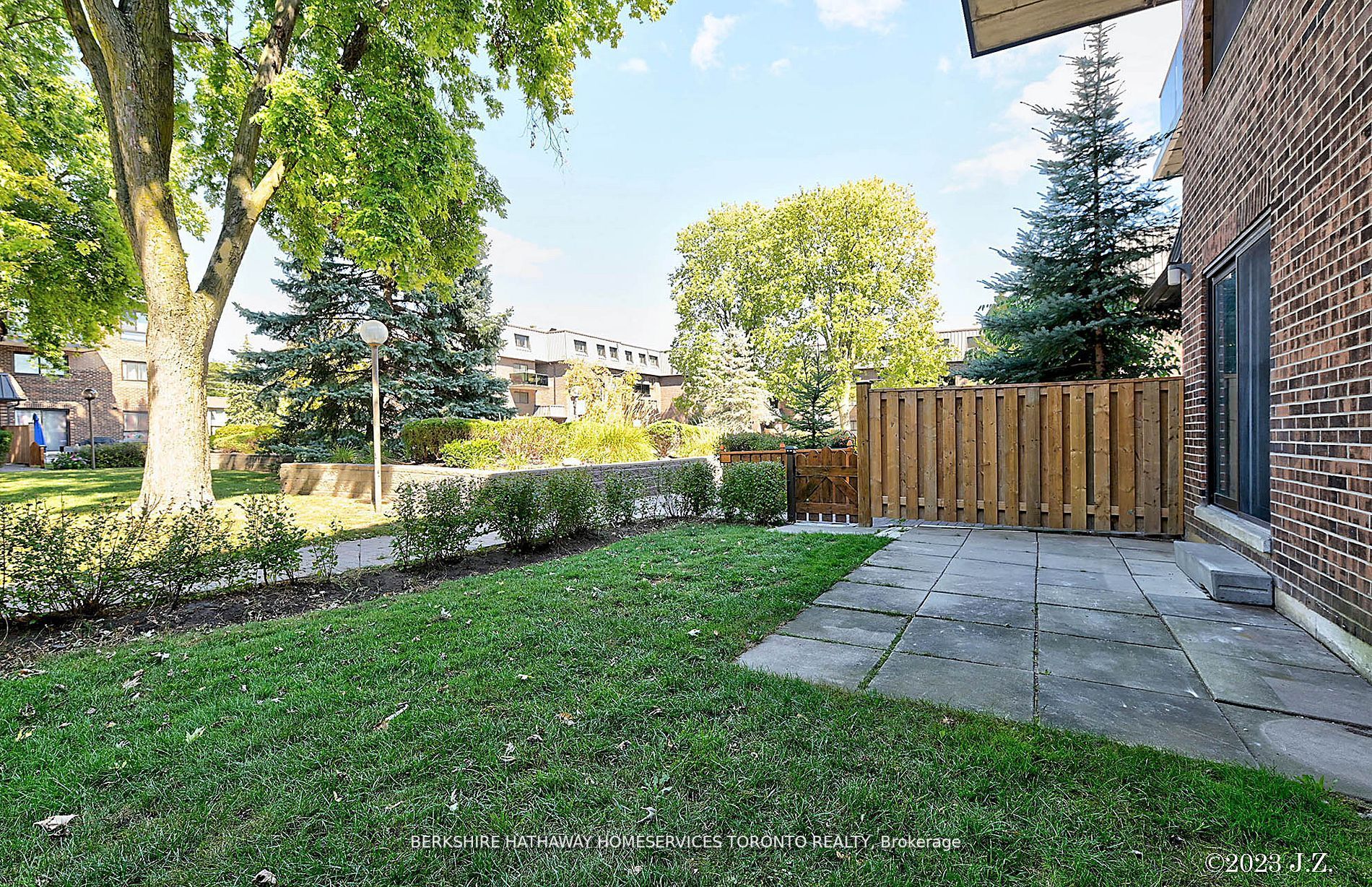 43 Taunton Rd E, #39