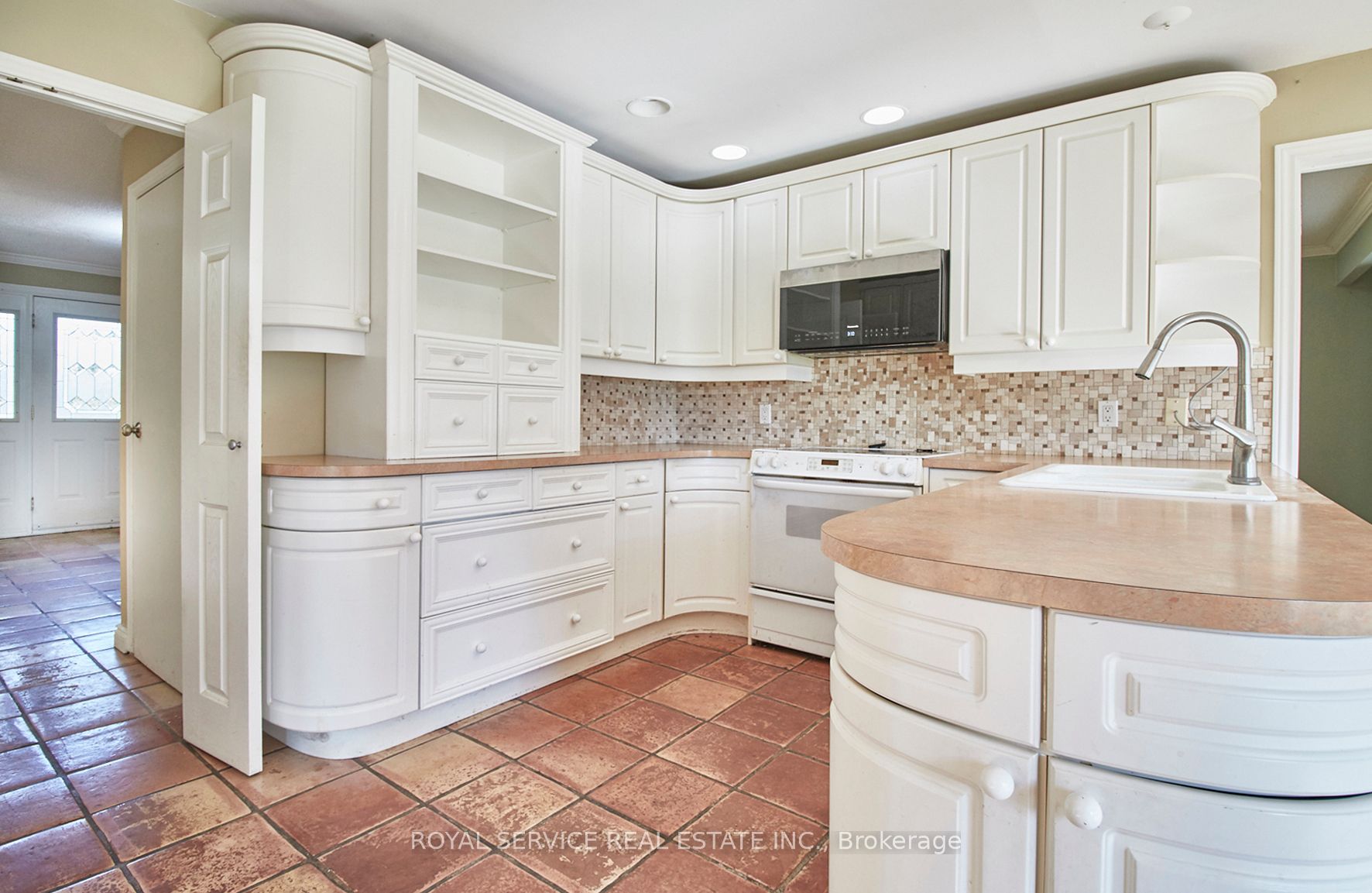 650 Lake Ridge Rd
