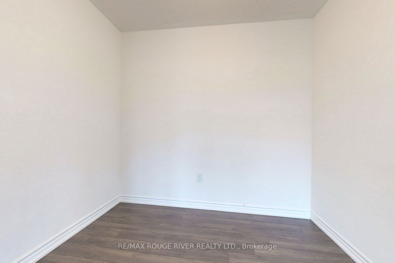 1710 Grenwich Glen