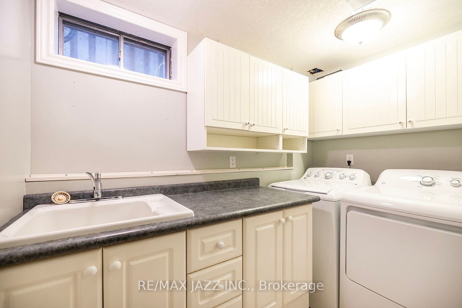 85 Stratton Cres