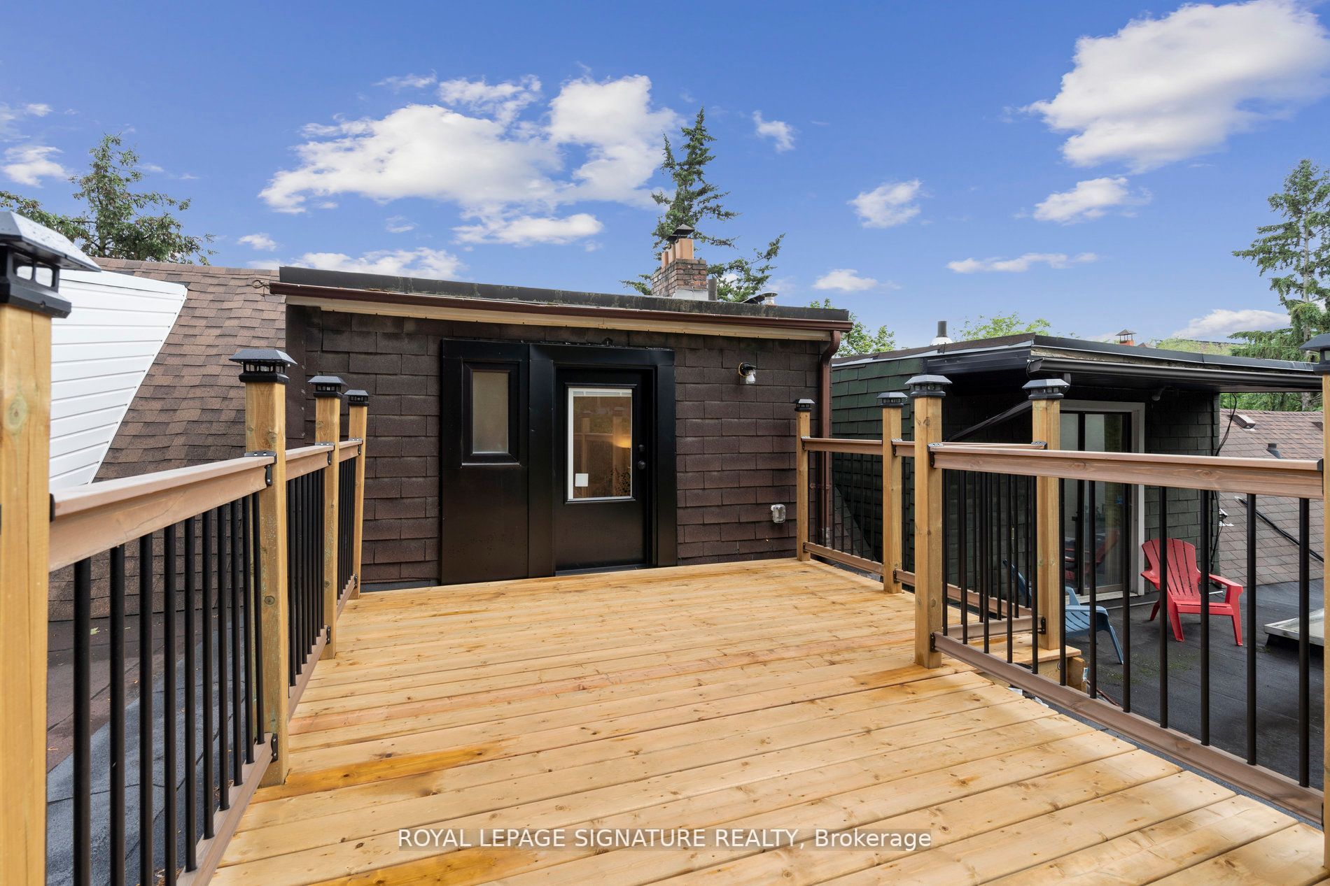 36 Tennis Cres, #Upper