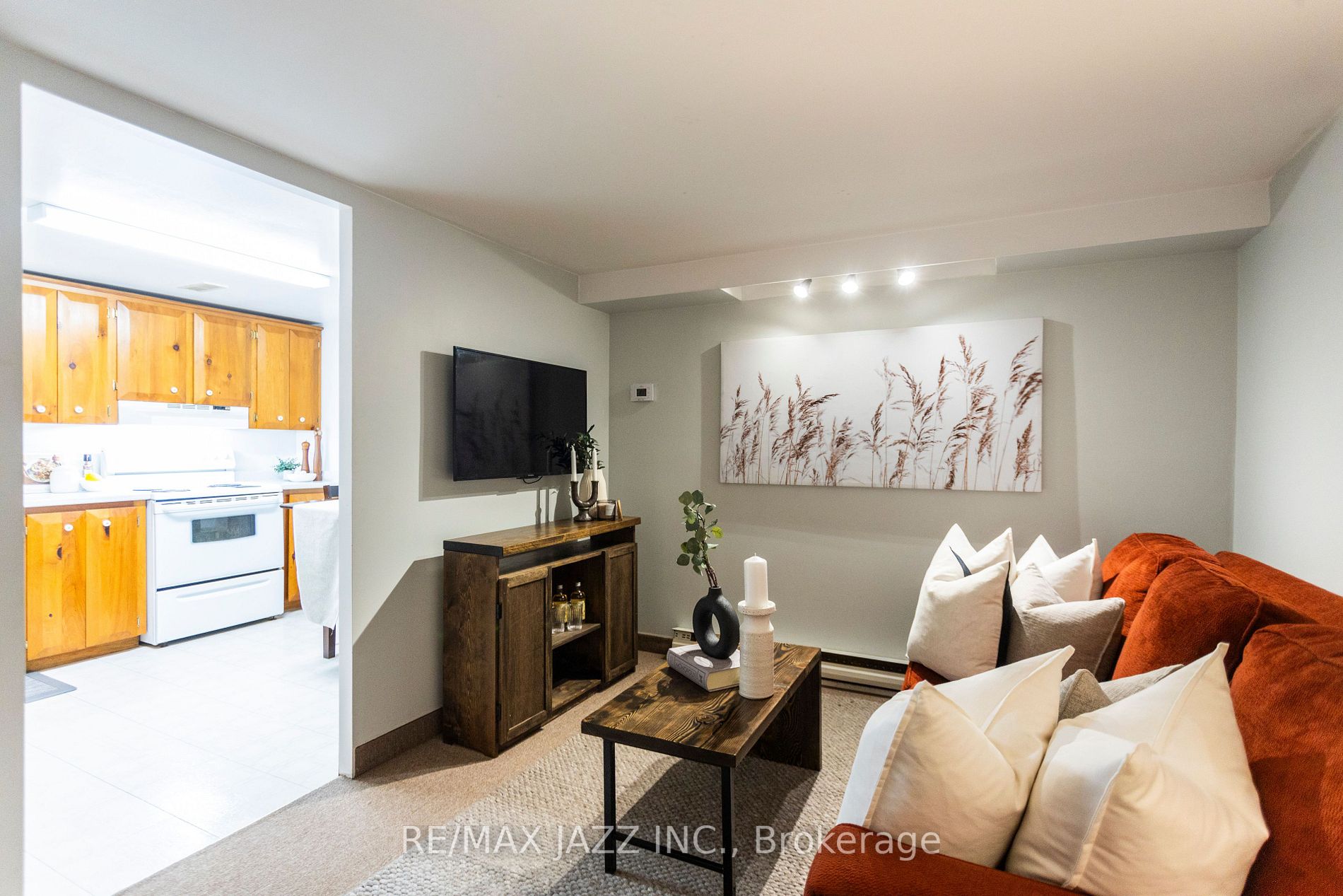 757 Edna Crt