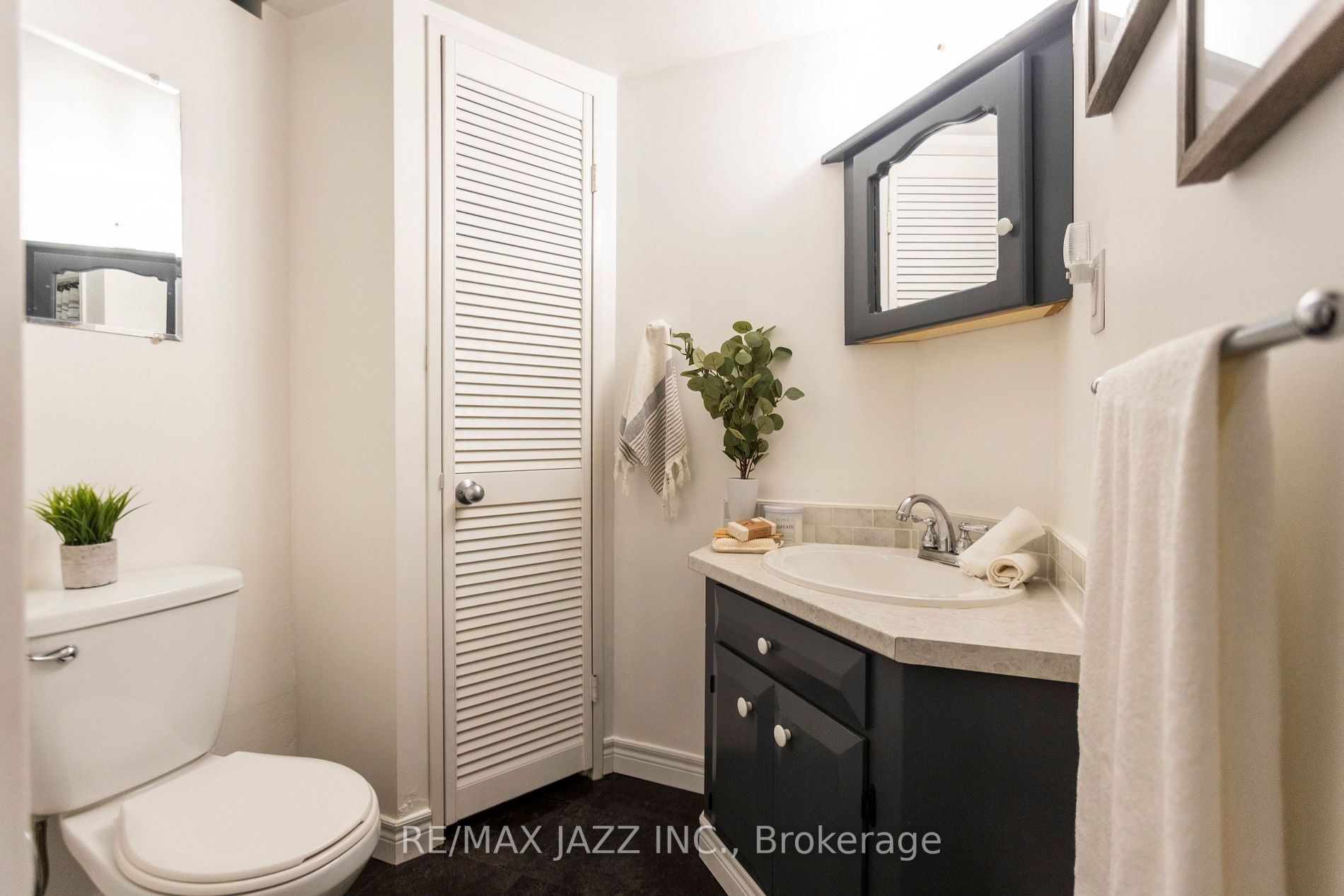 757 Edna Crt
