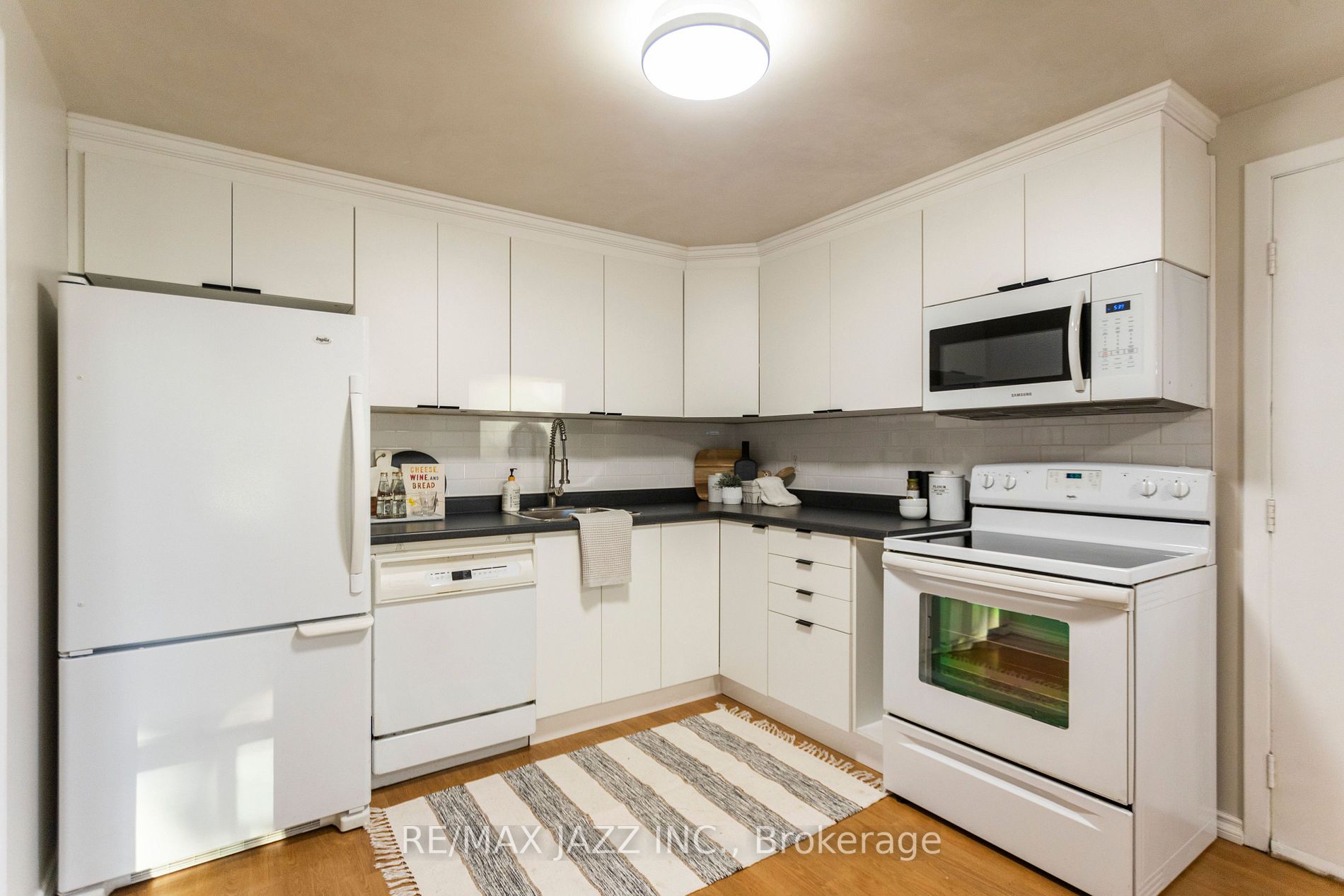 757 Edna Crt