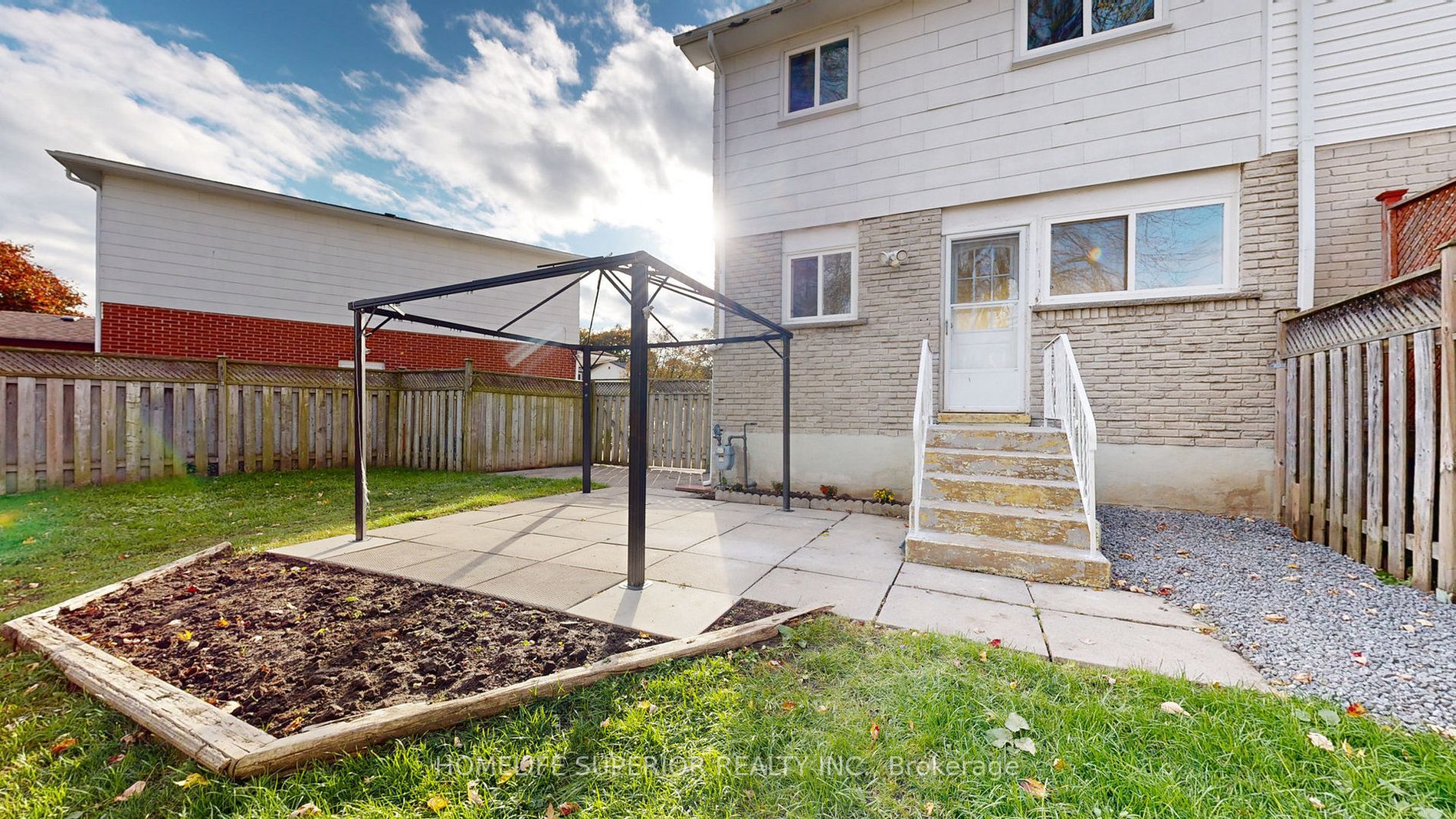 380 Vancouver Cres