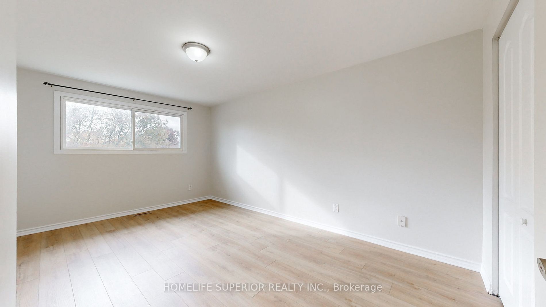 380 Vancouver Cres