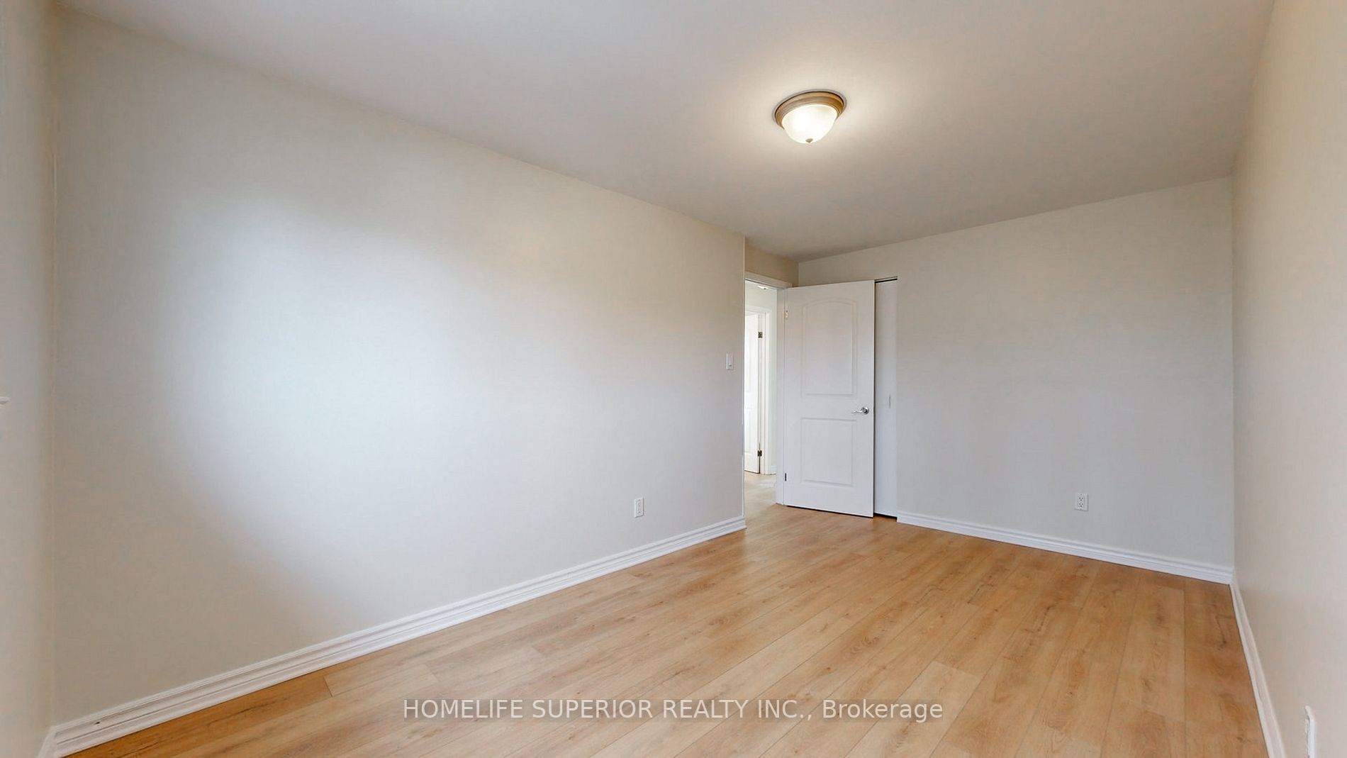 380 Vancouver Cres