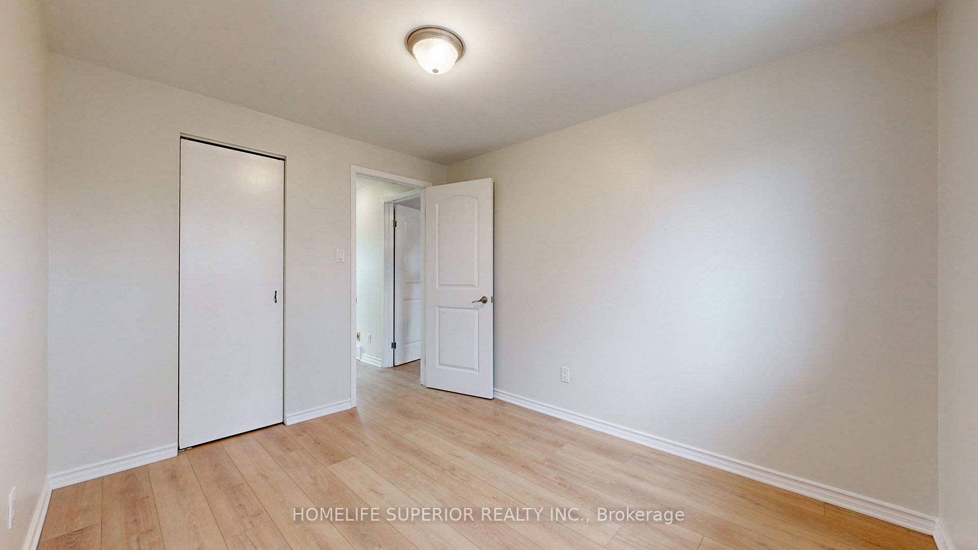 380 Vancouver Cres