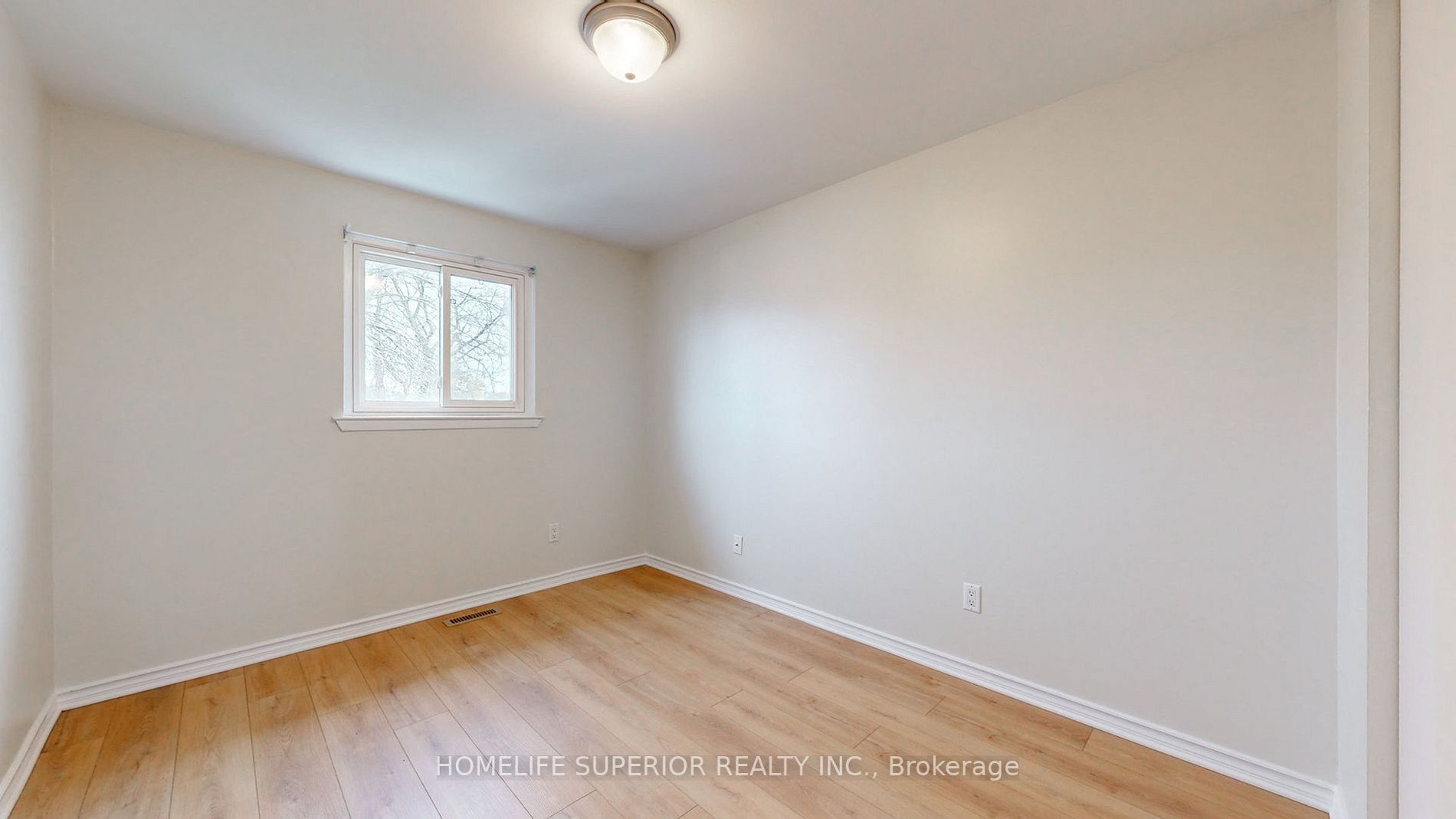 380 Vancouver Cres