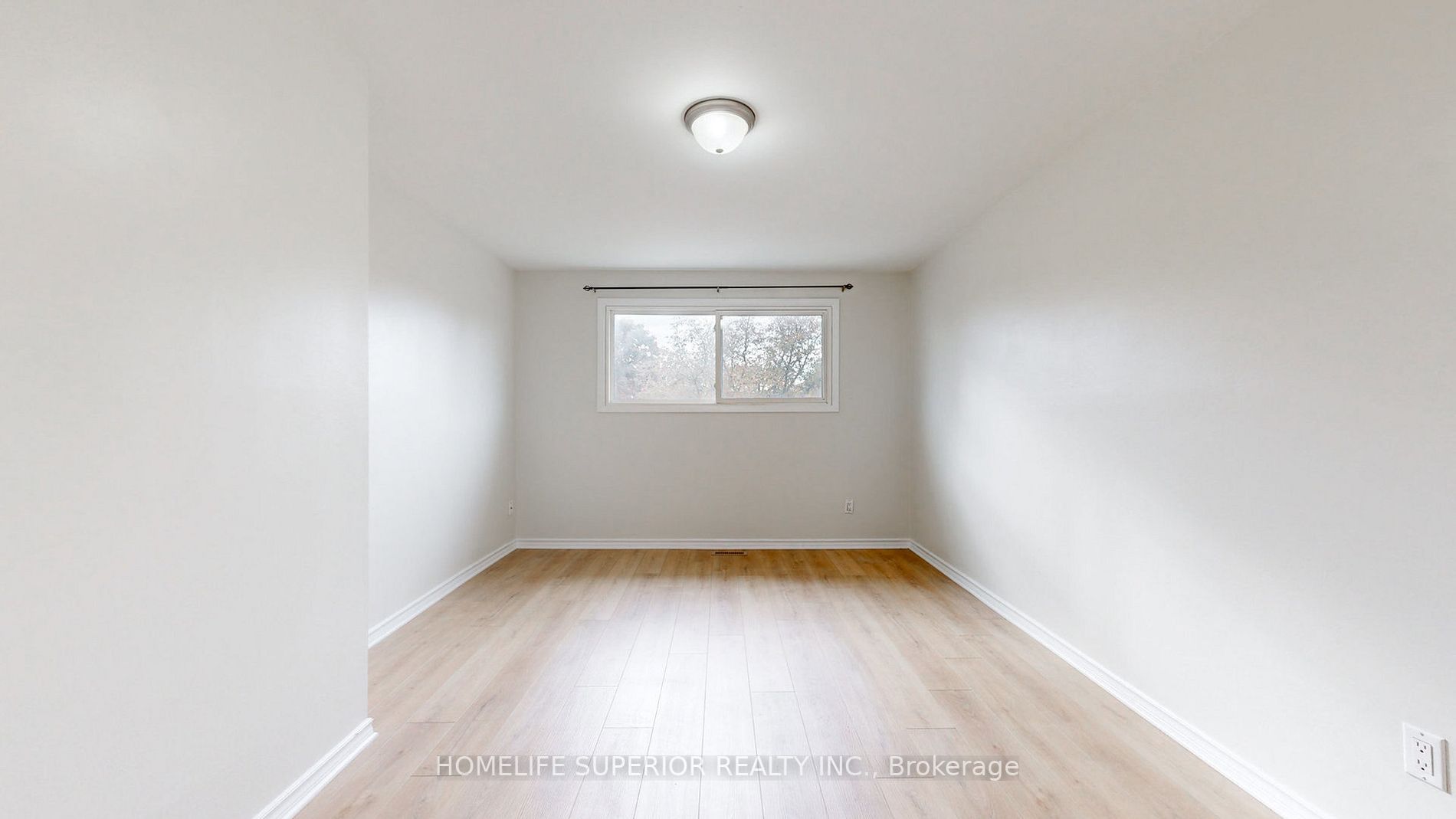 380 Vancouver Cres