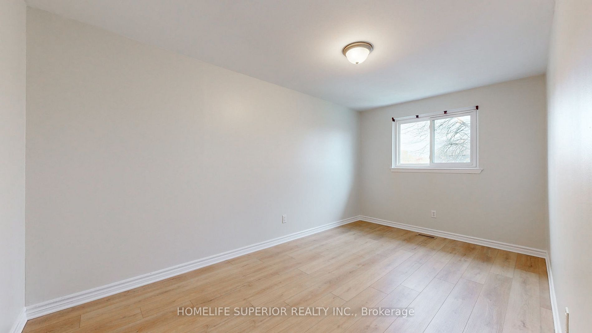 380 Vancouver Cres