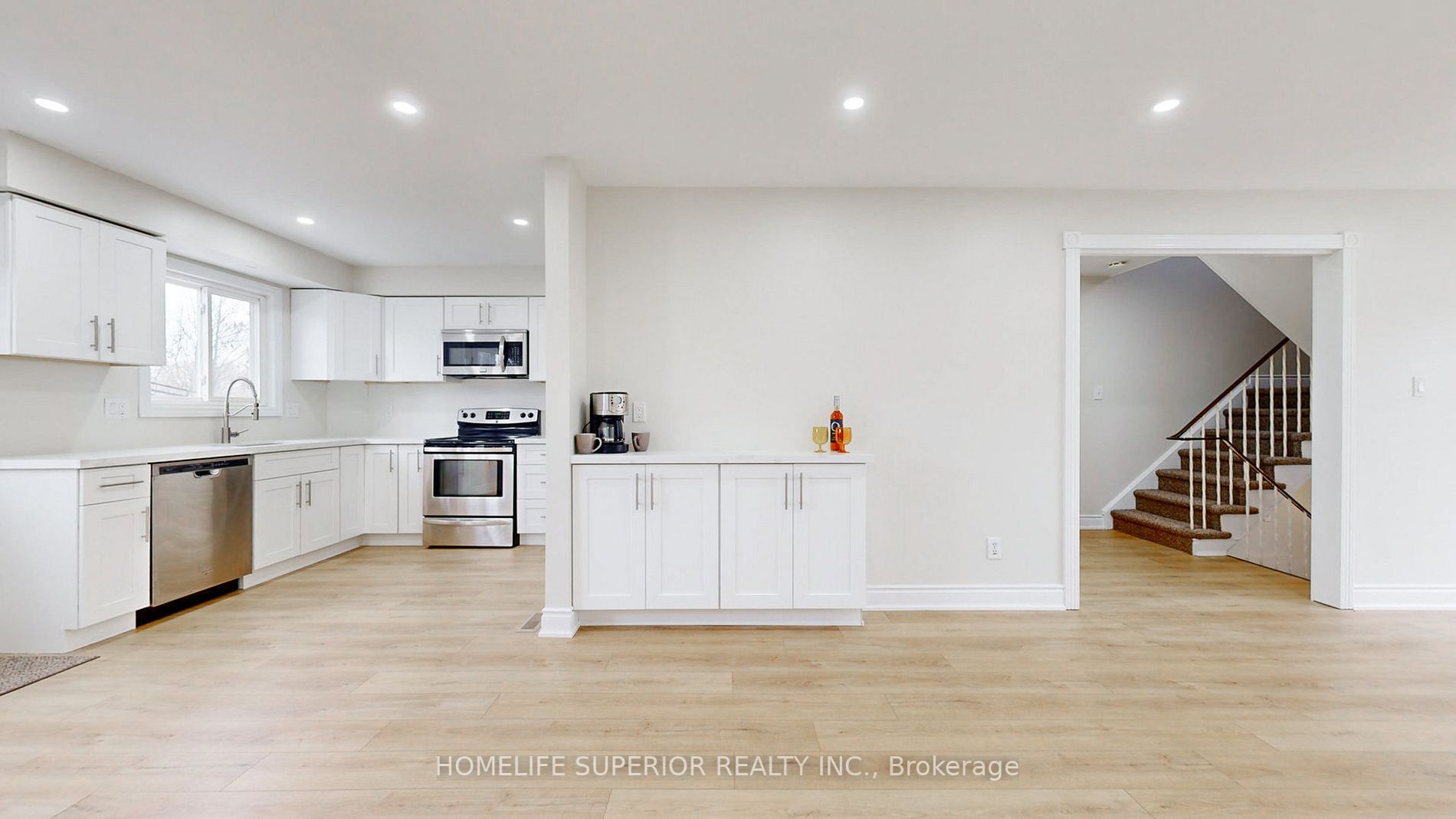 380 Vancouver Cres