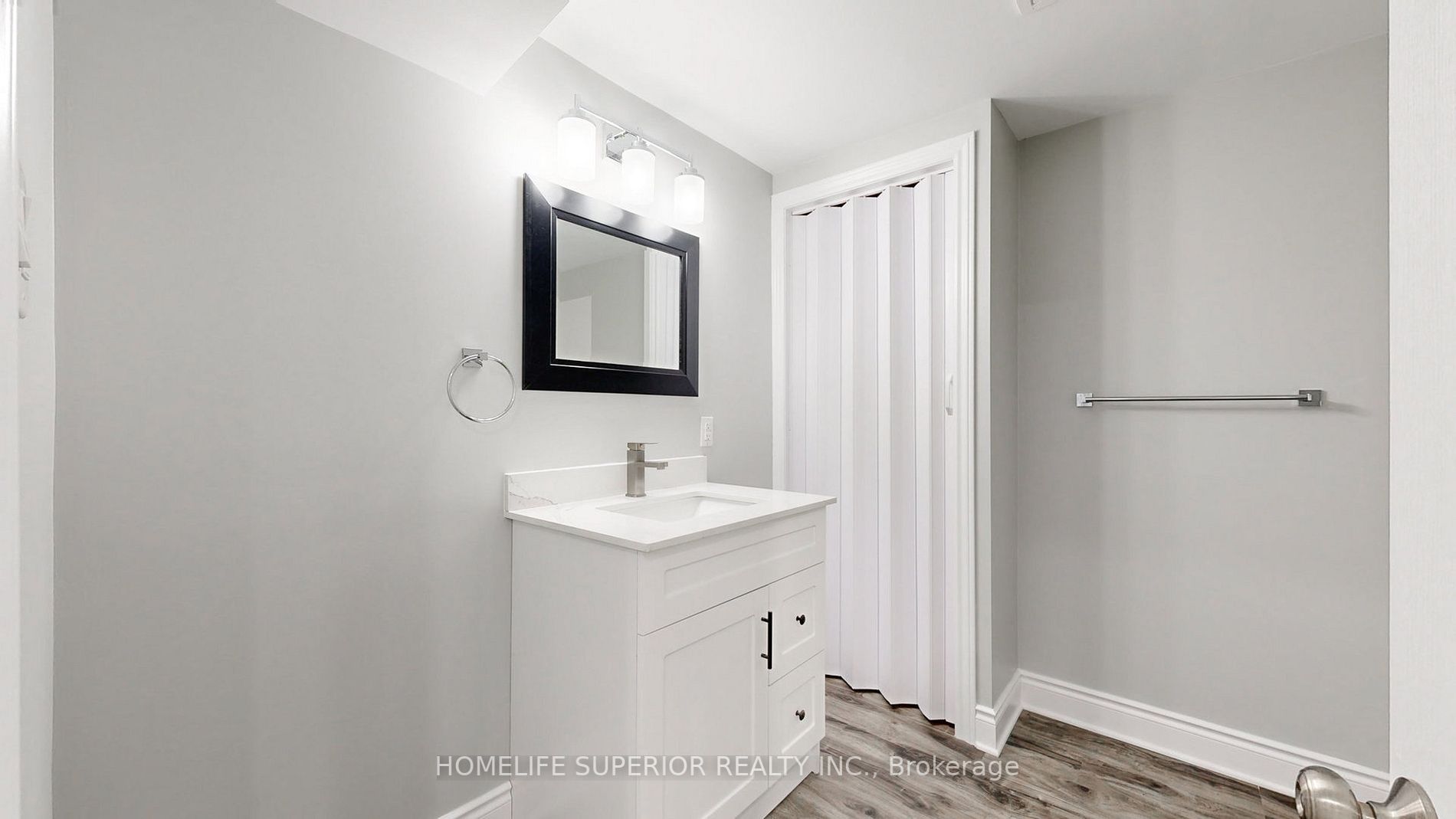 380 Vancouver Cres