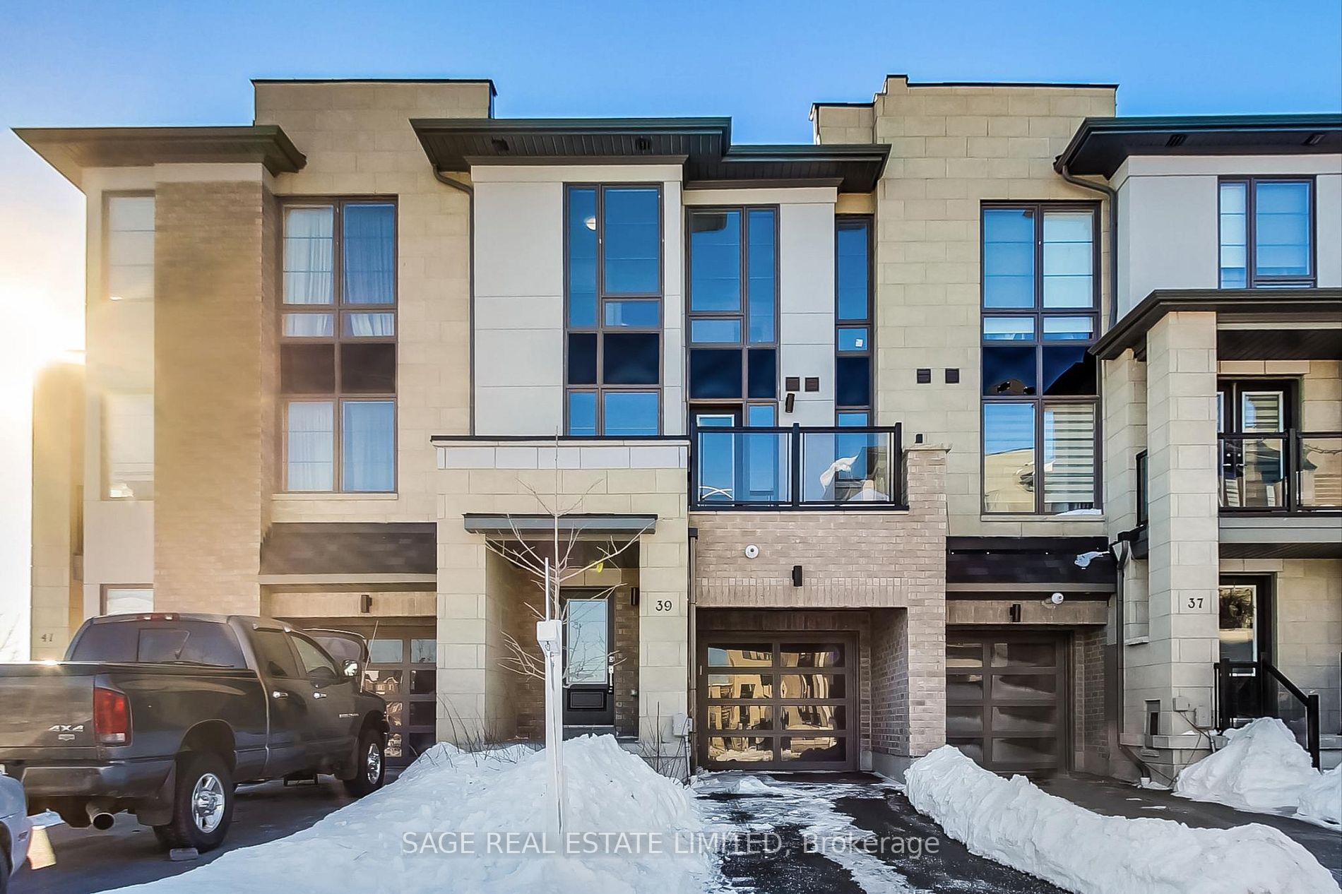 39 Pallock Hill Way, #19